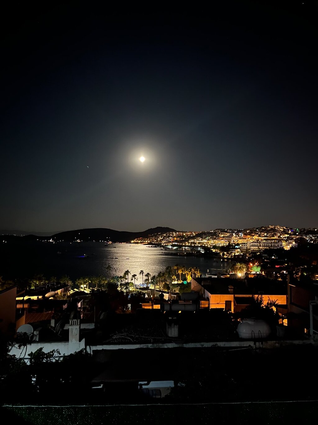 Deniz 61 Otel · 5