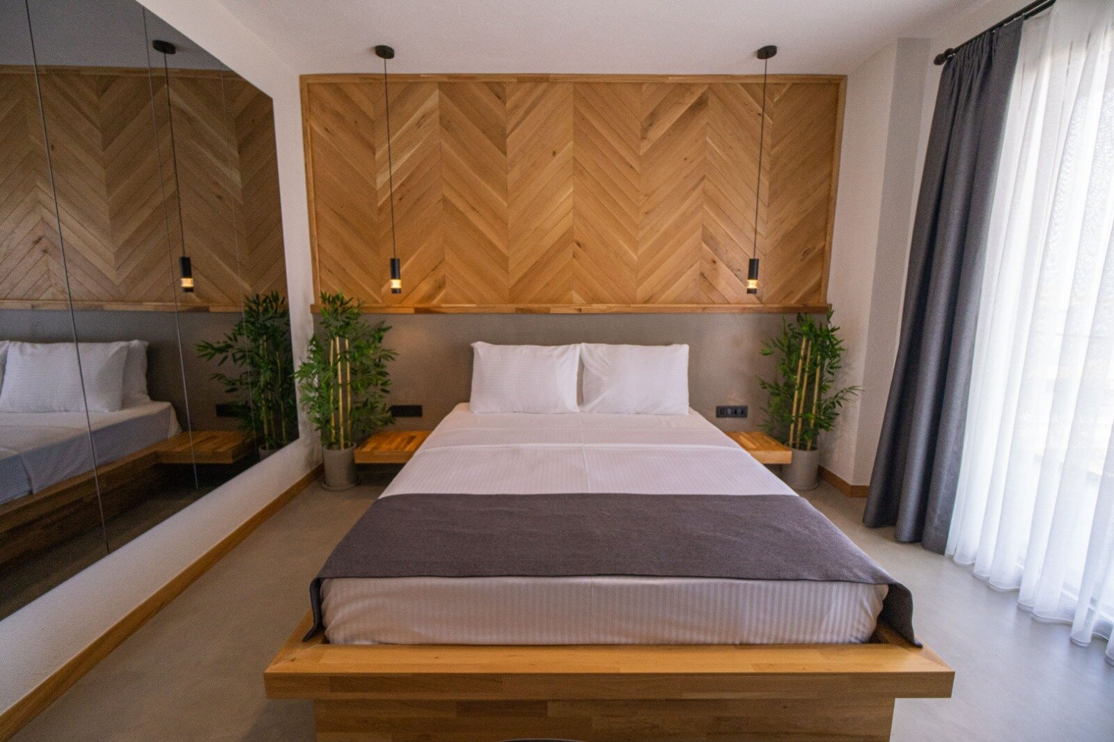 Leone Cunda Edition Otel (+12)