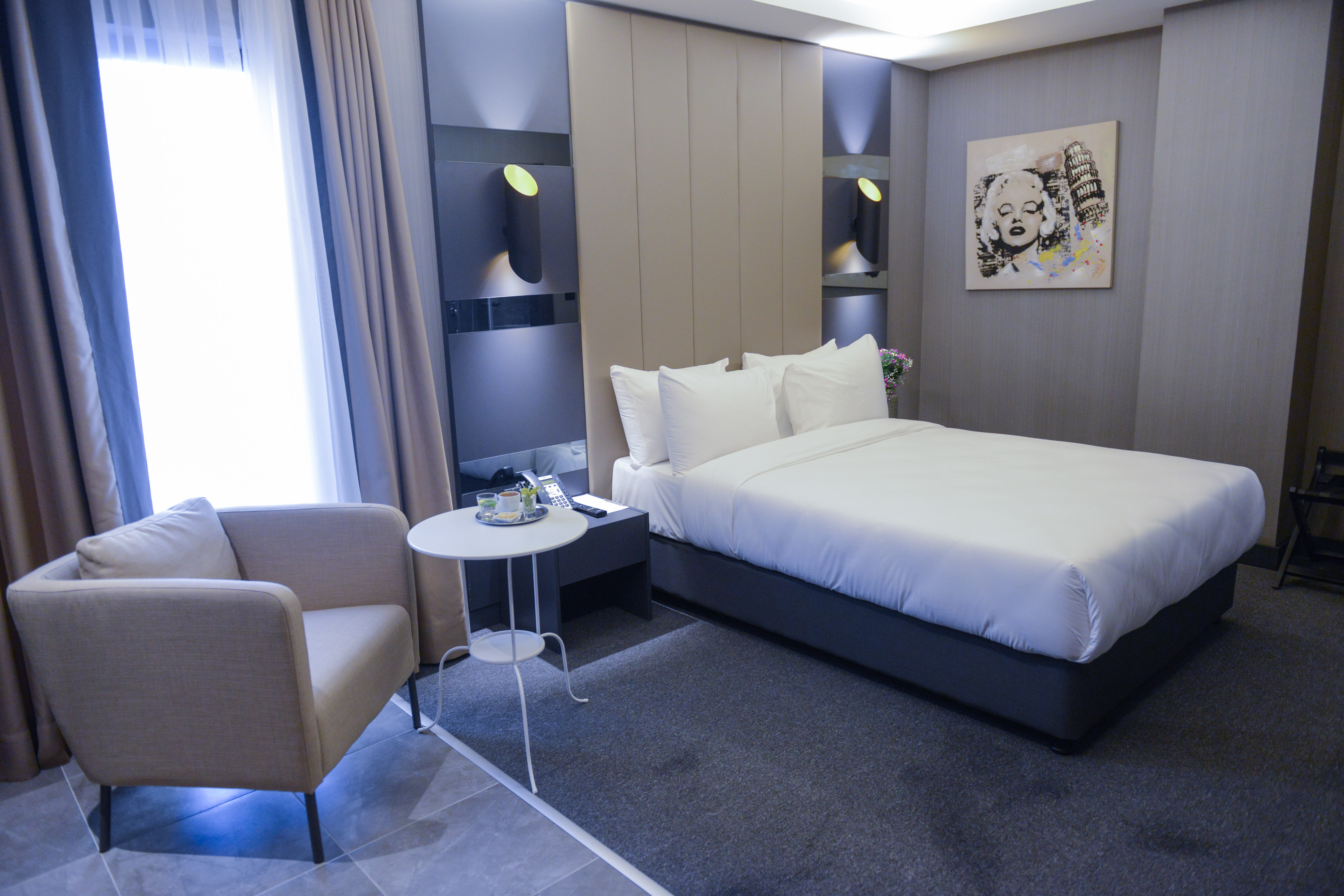Studio Room