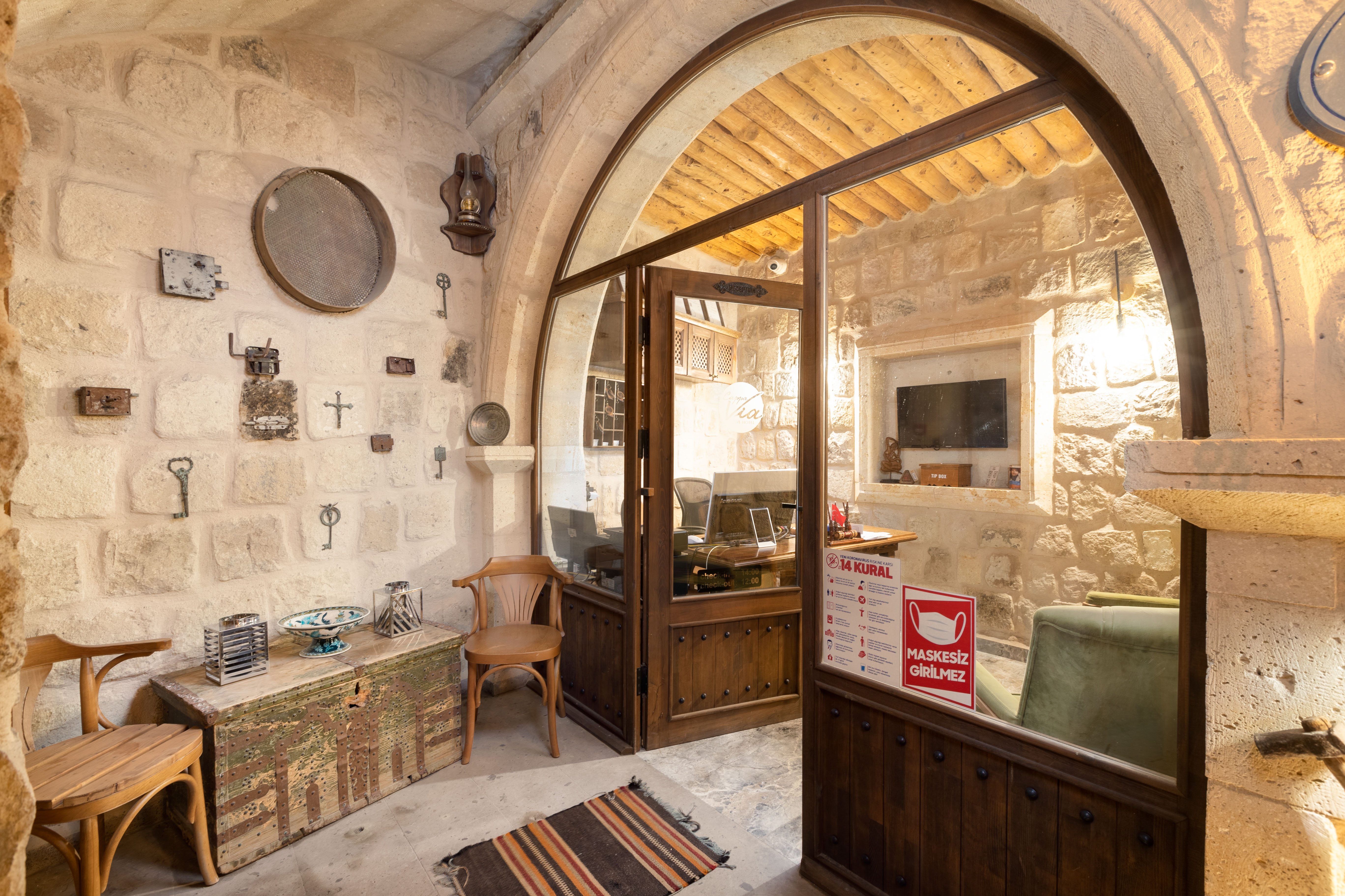 Cappa Via Cave Hotel
