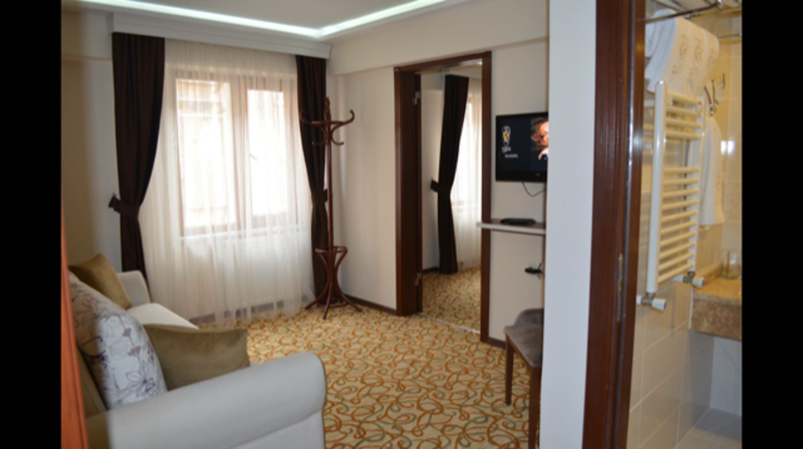 Perama Hotel