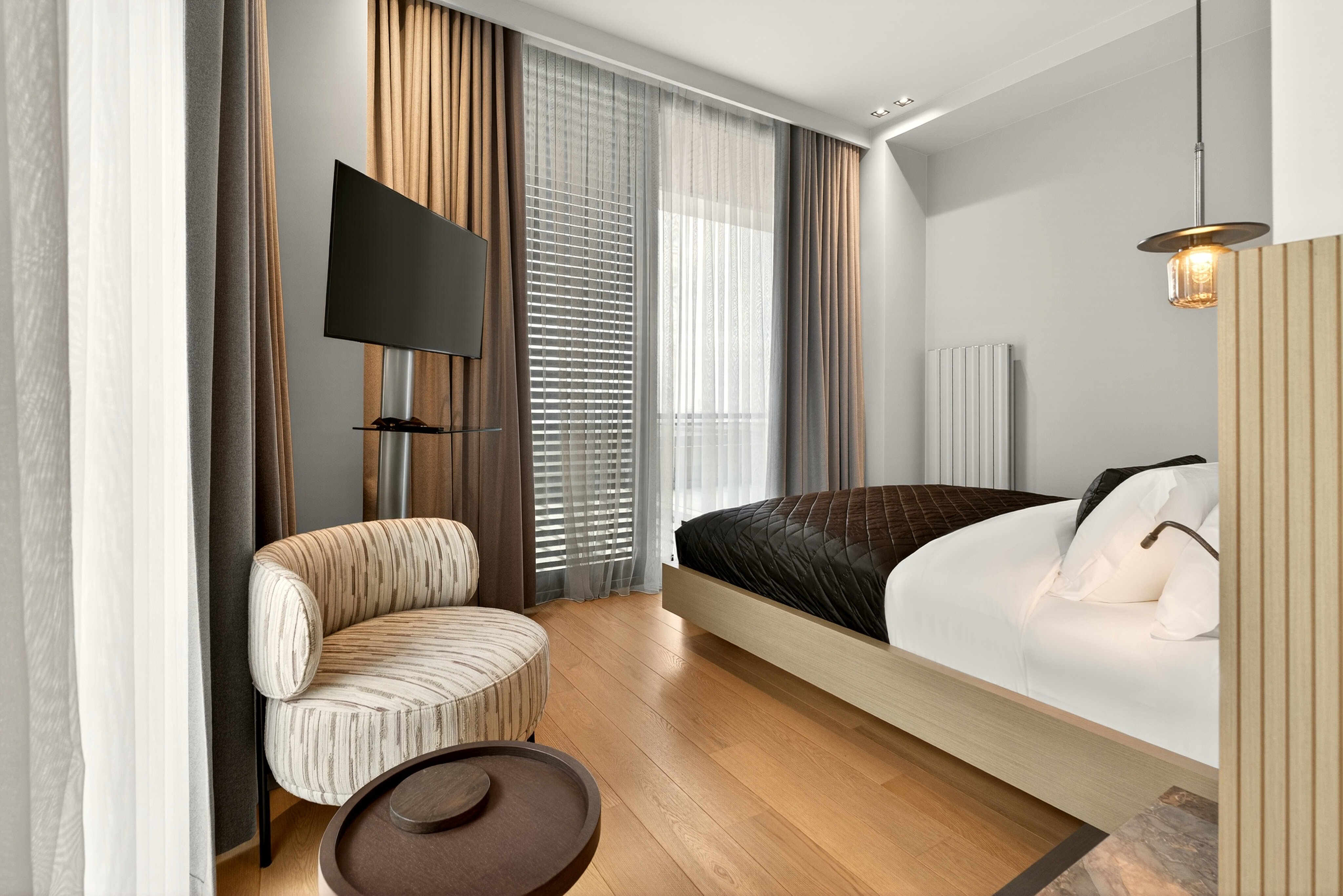 Deluxe King Suites