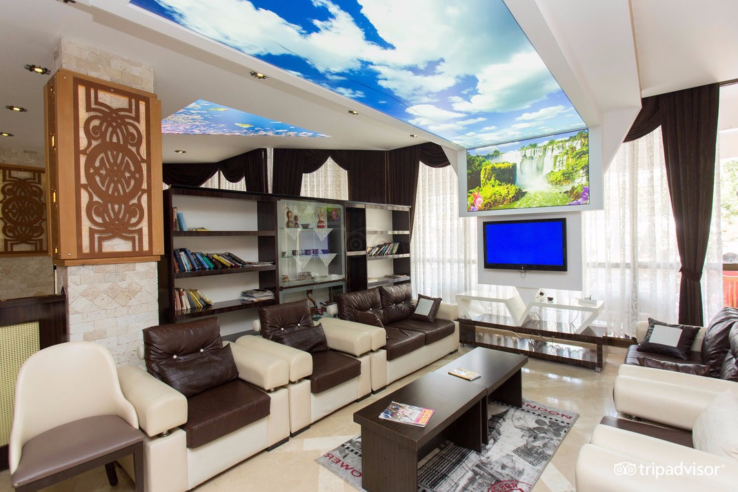Monte Carlo Hotel