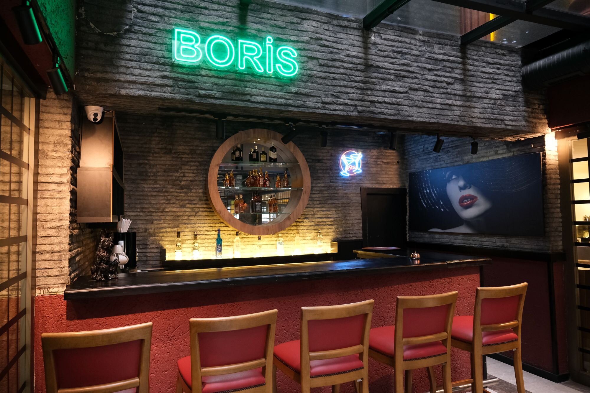 Boris Hotel · 35