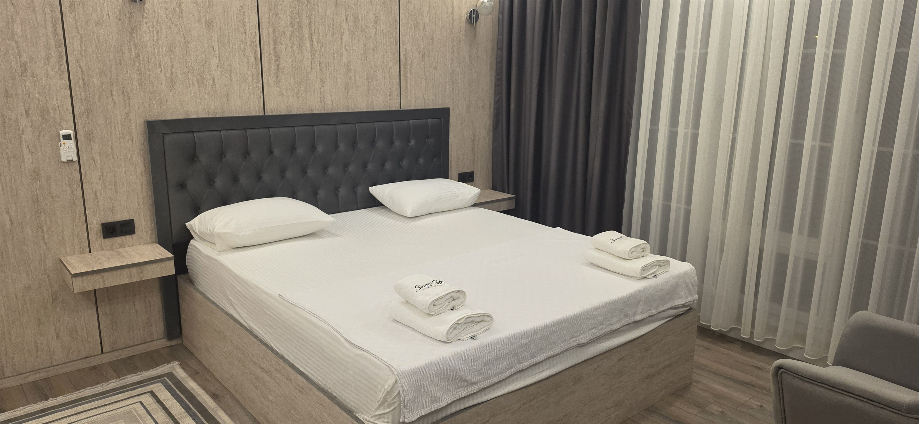 Sunset Hill Hotel · 14
