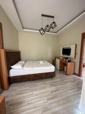 Ay Hanedan Otel
