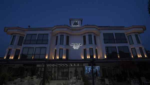 Alesta Seaside Residence