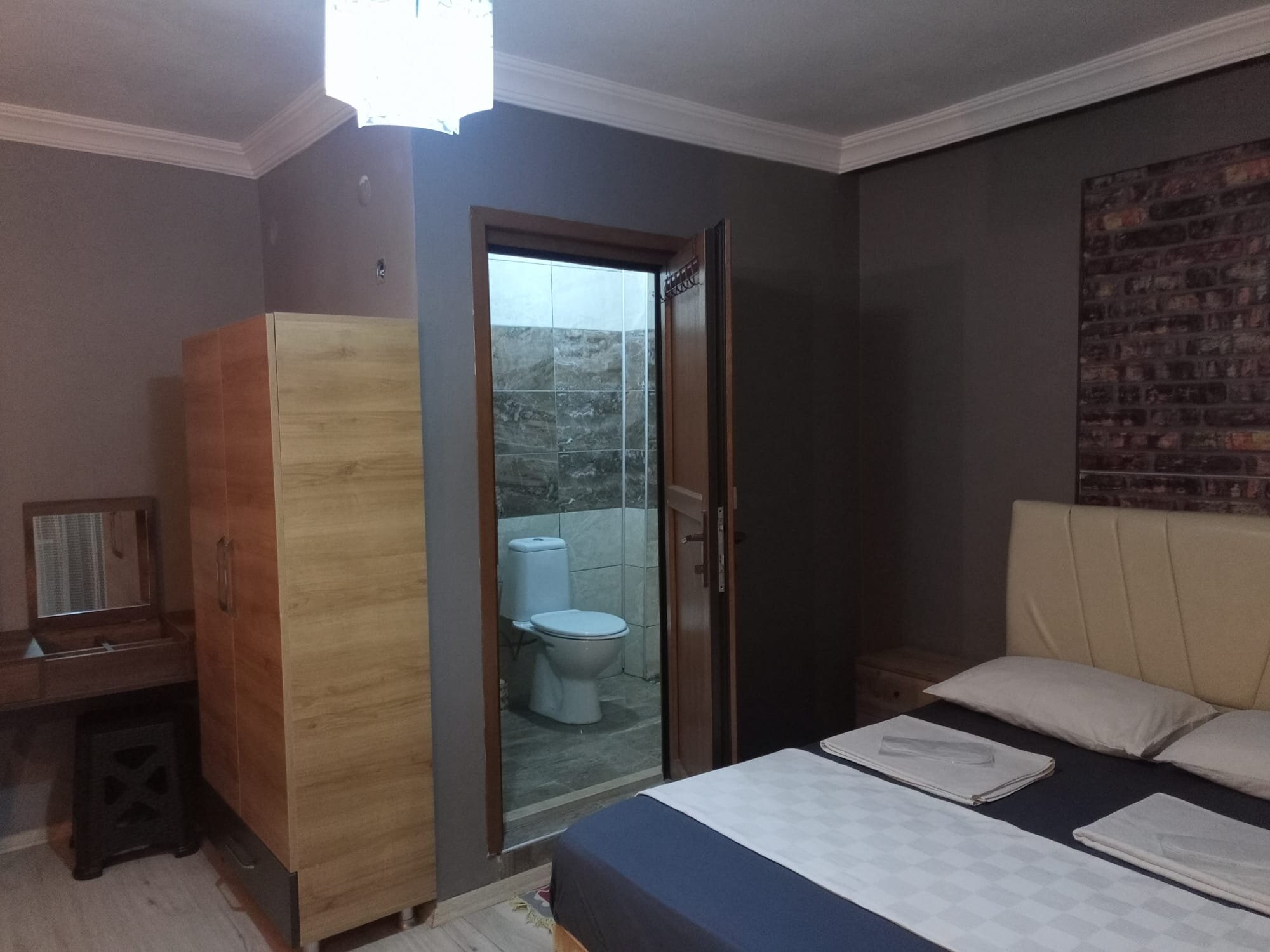 Üç Kişilik, Doğa Manzaralı, Balkonlu