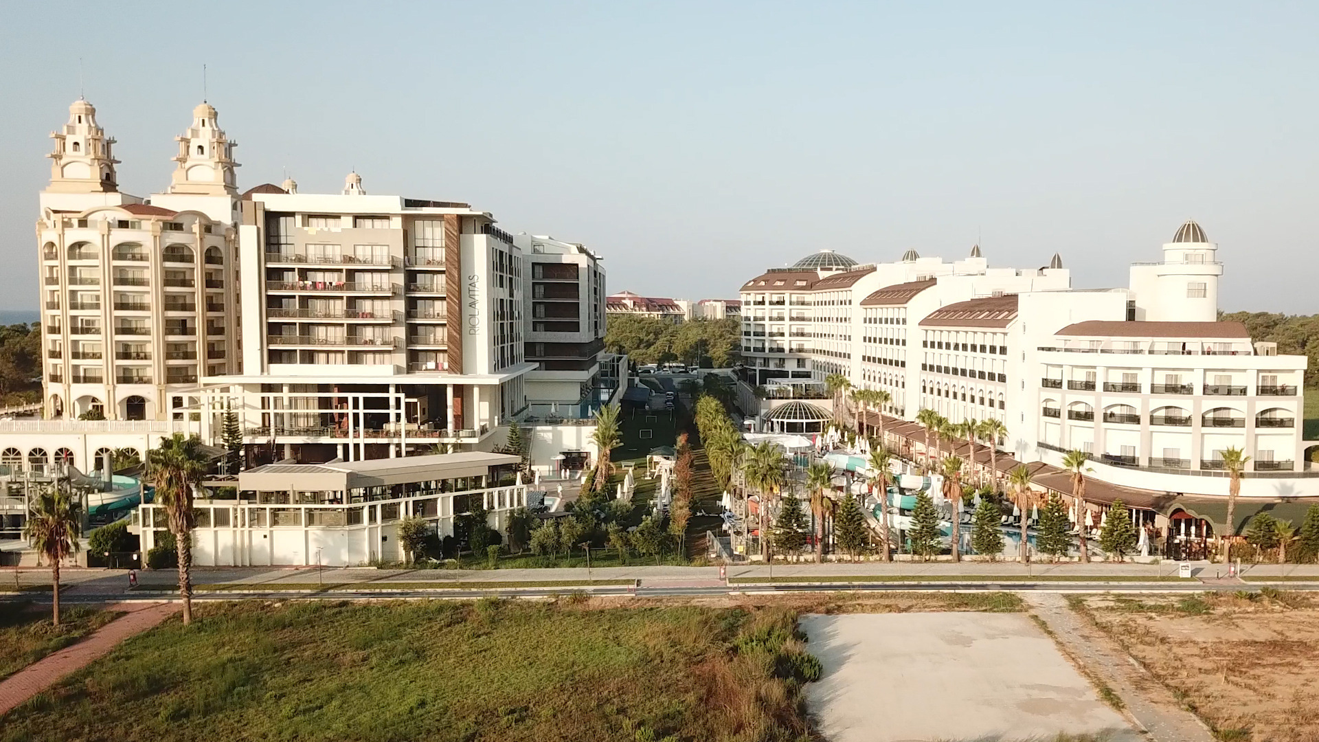 Lrs Port River Hotel & Spa