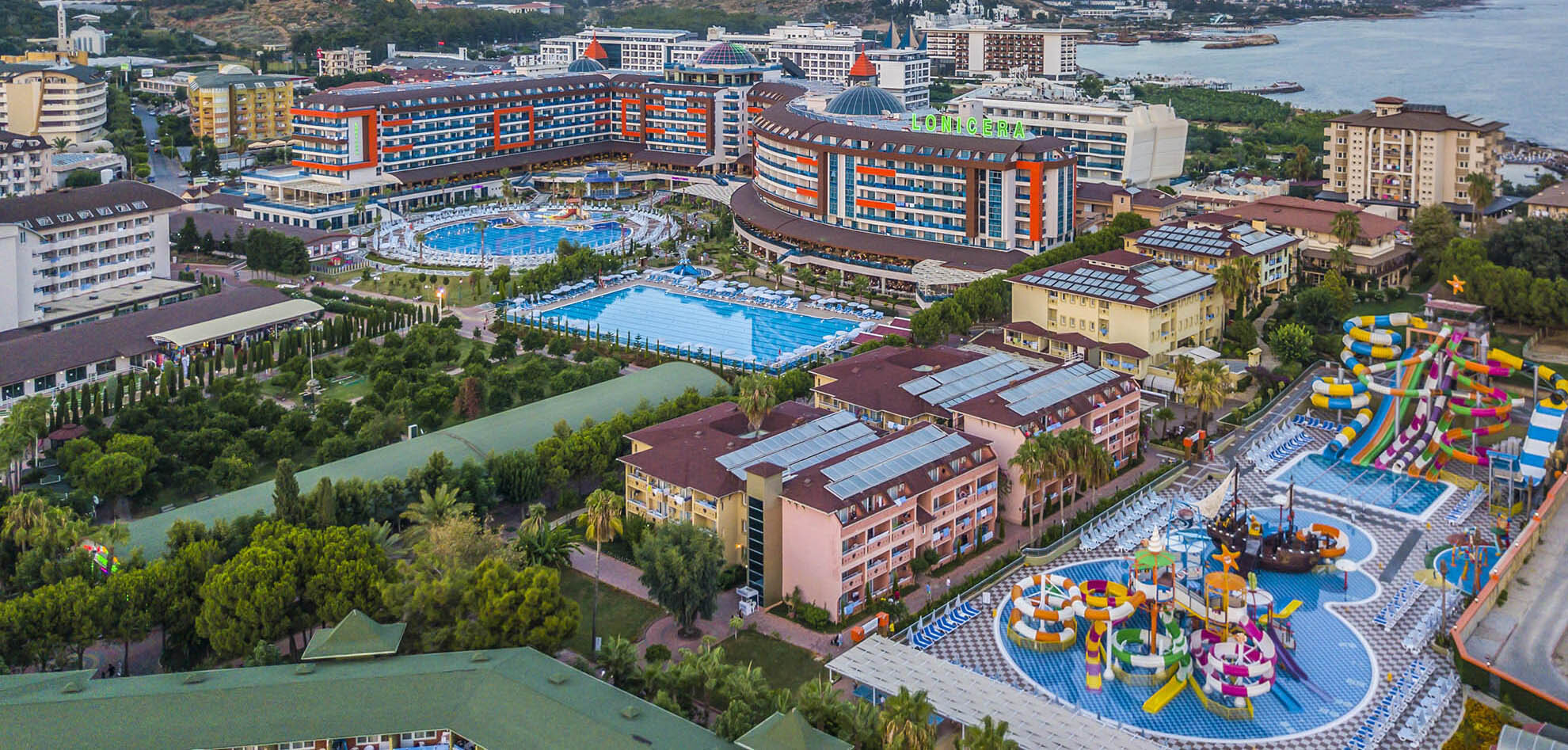 Lonicera World Hotel