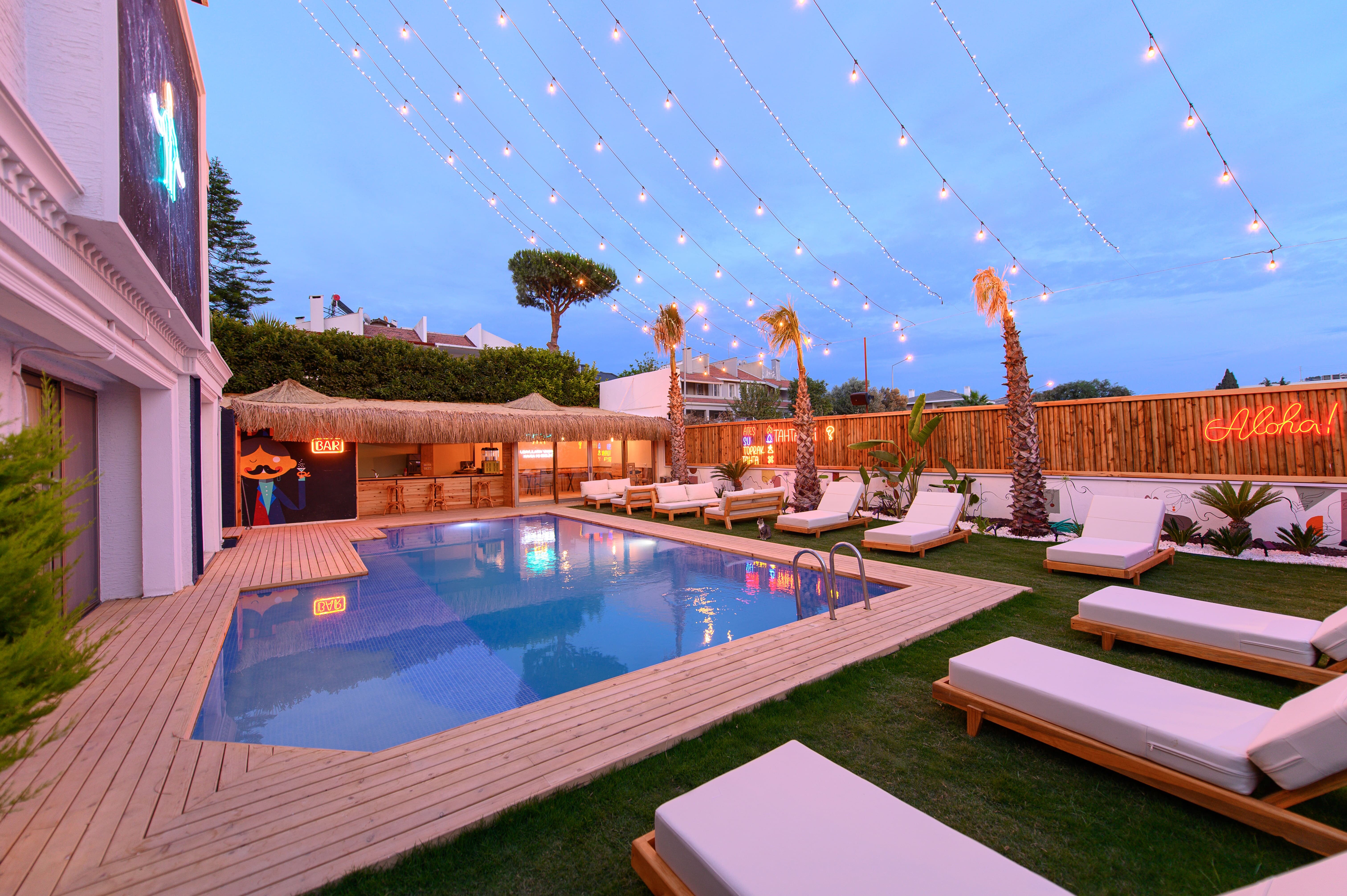 Ceku Otel Çeşme