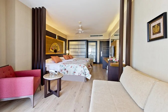 Limak Lara Deluxe Hotel & Resort