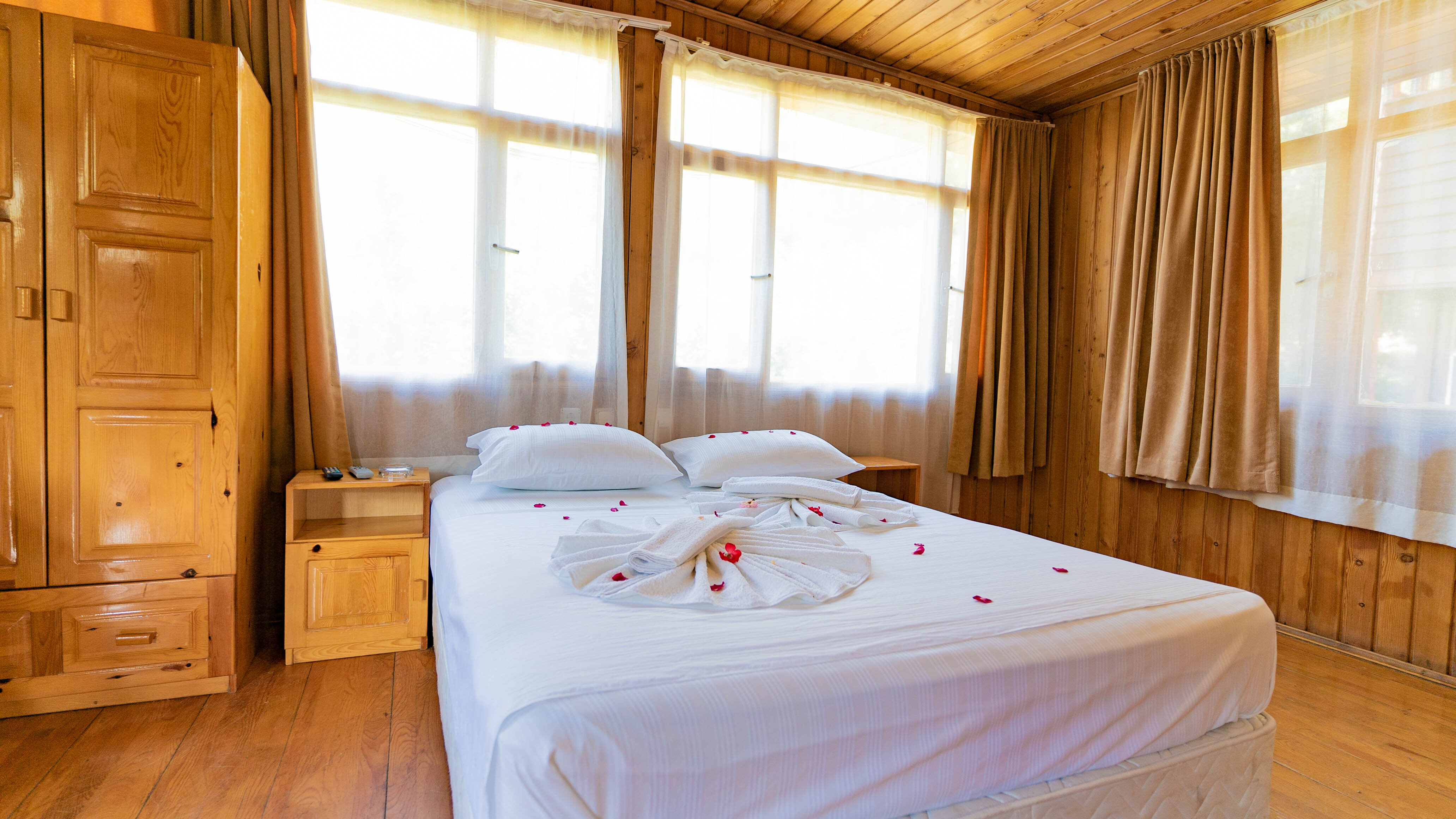 Türkmen Ağaç Evleri Rezervasyon