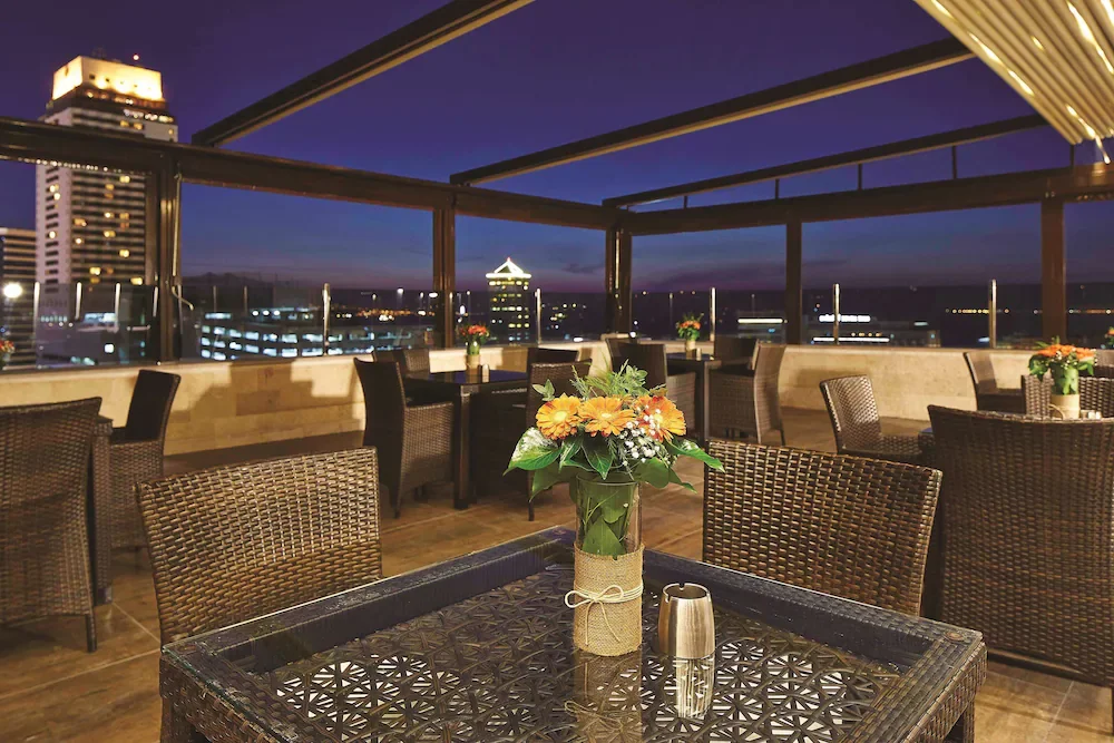 Double Tree by Hilton İzmir-Alsancak Hotel