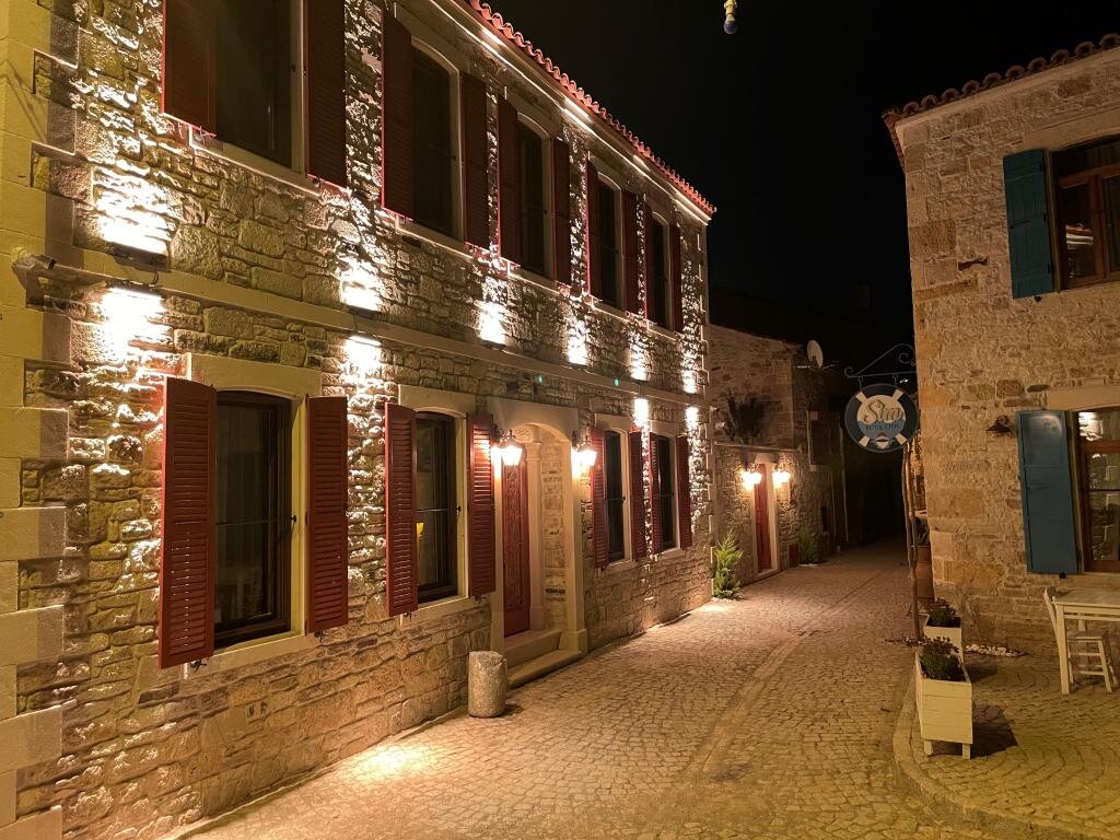 Yeni Foça Dionysos 1789 (+12 Adults Only)
