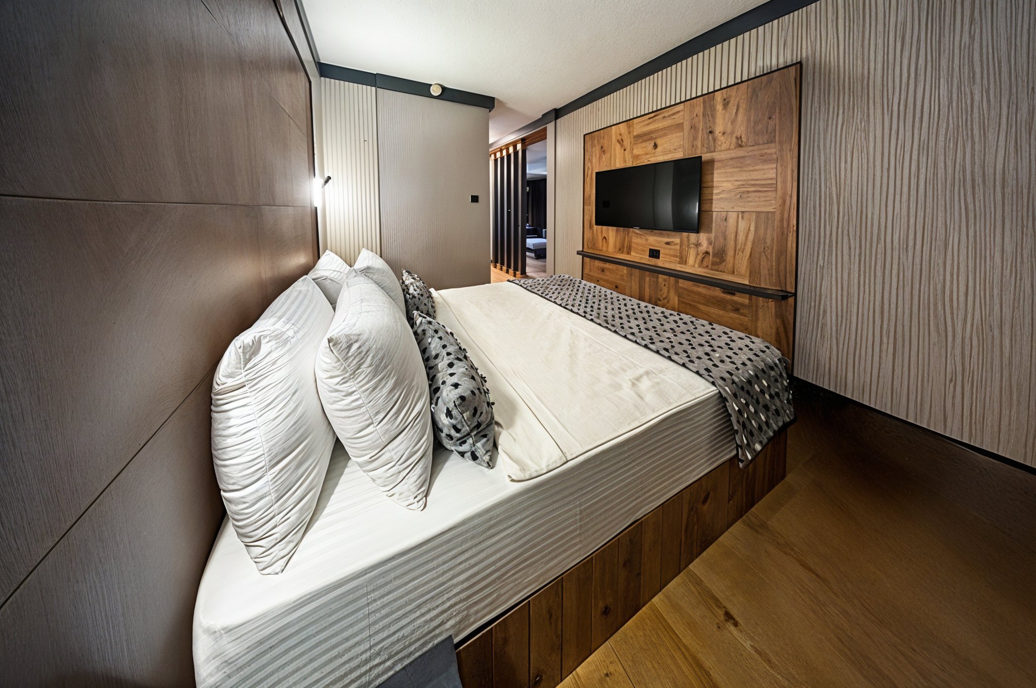 Standard Room, Partial Sea View