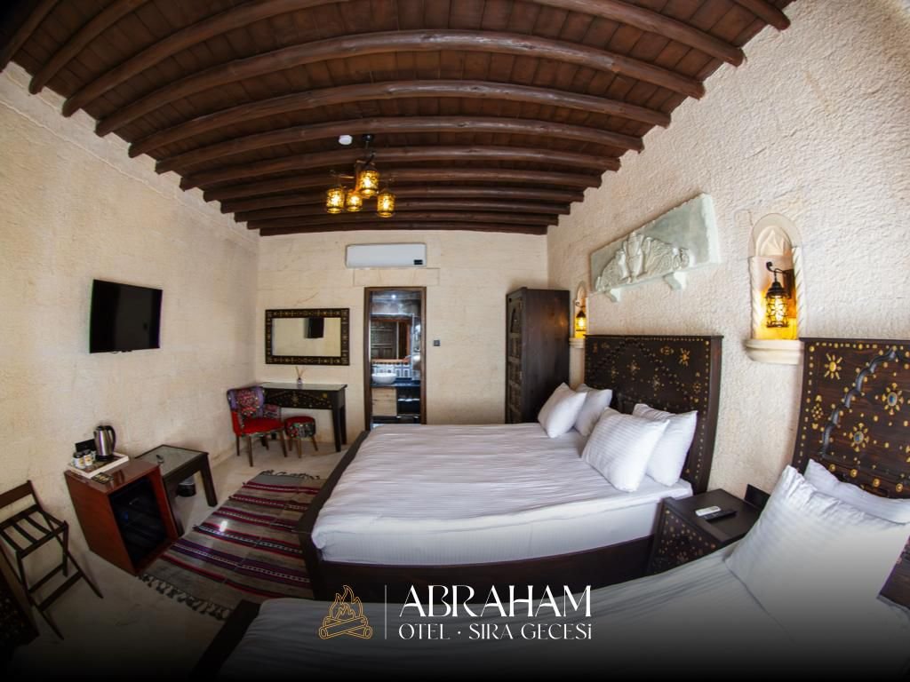 Abraham Otel · 16
