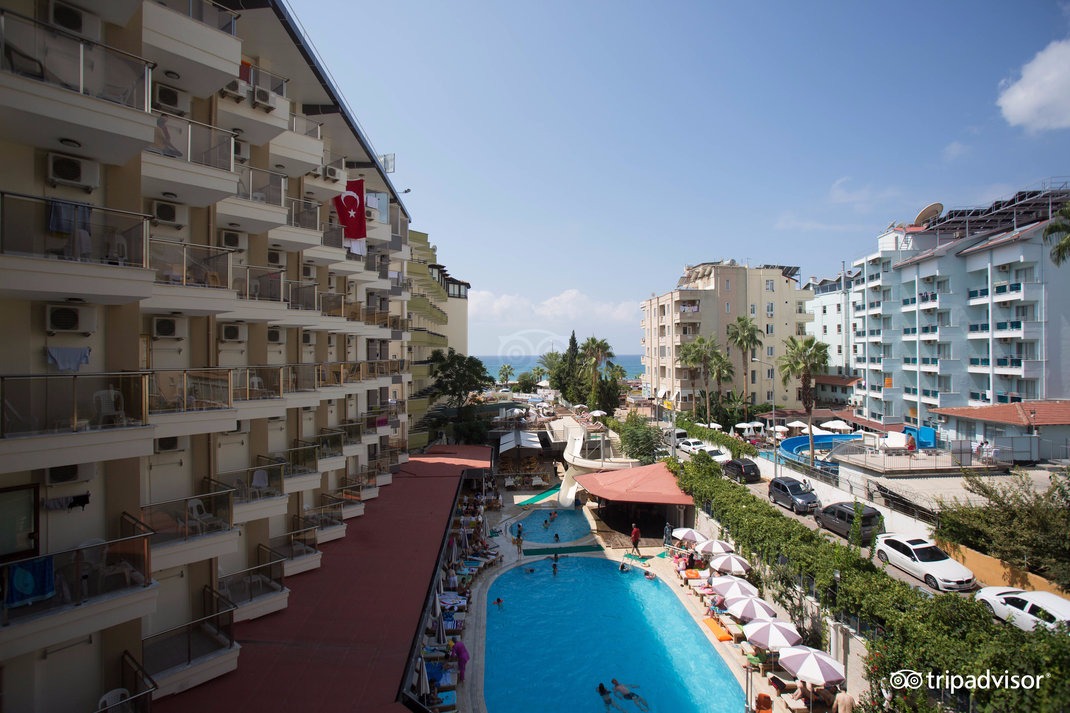 Monte Carlo Hotel