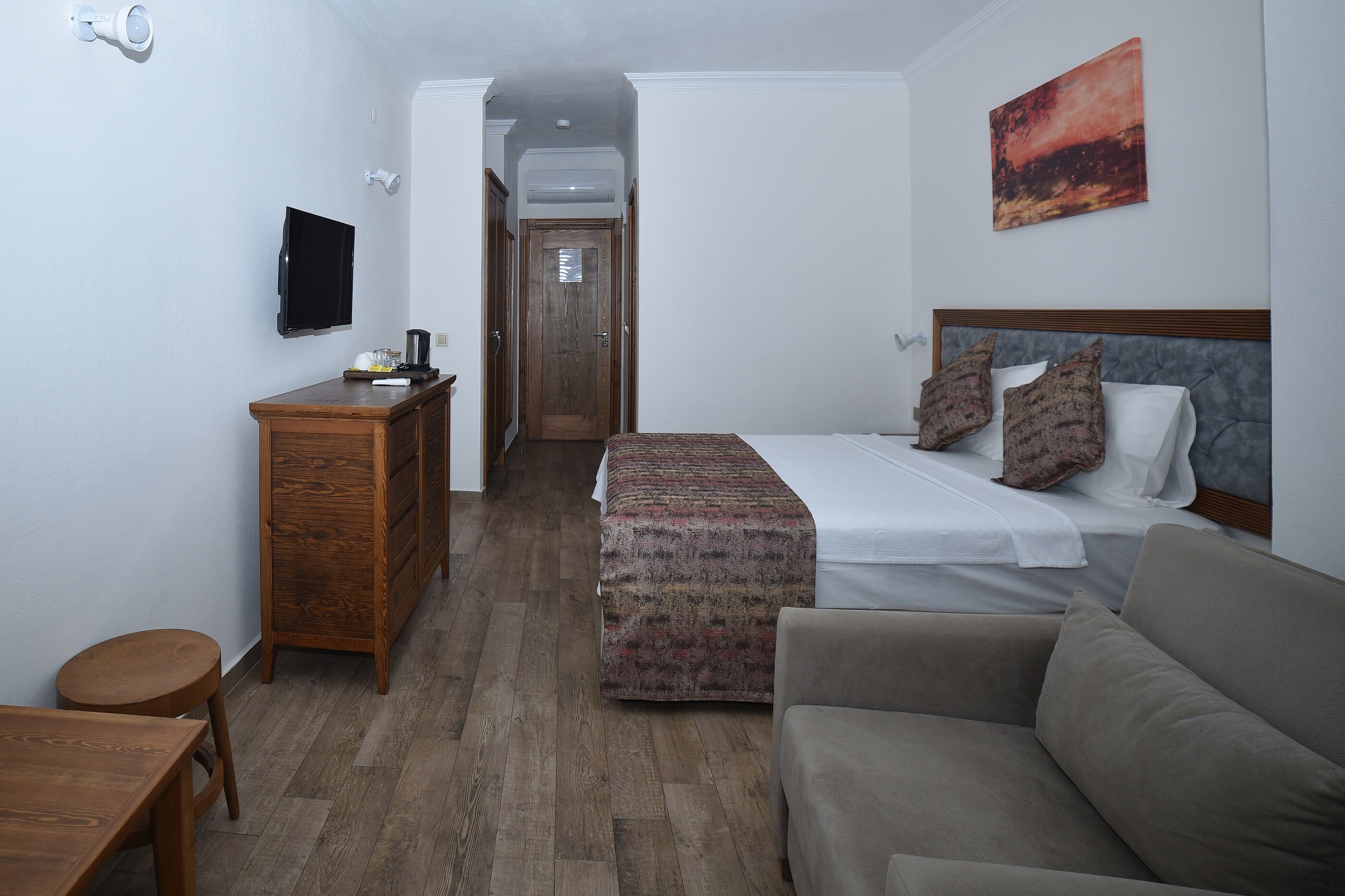 Troiada Otel · 12