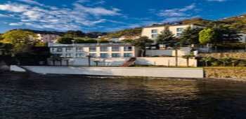 Waveside Hotel