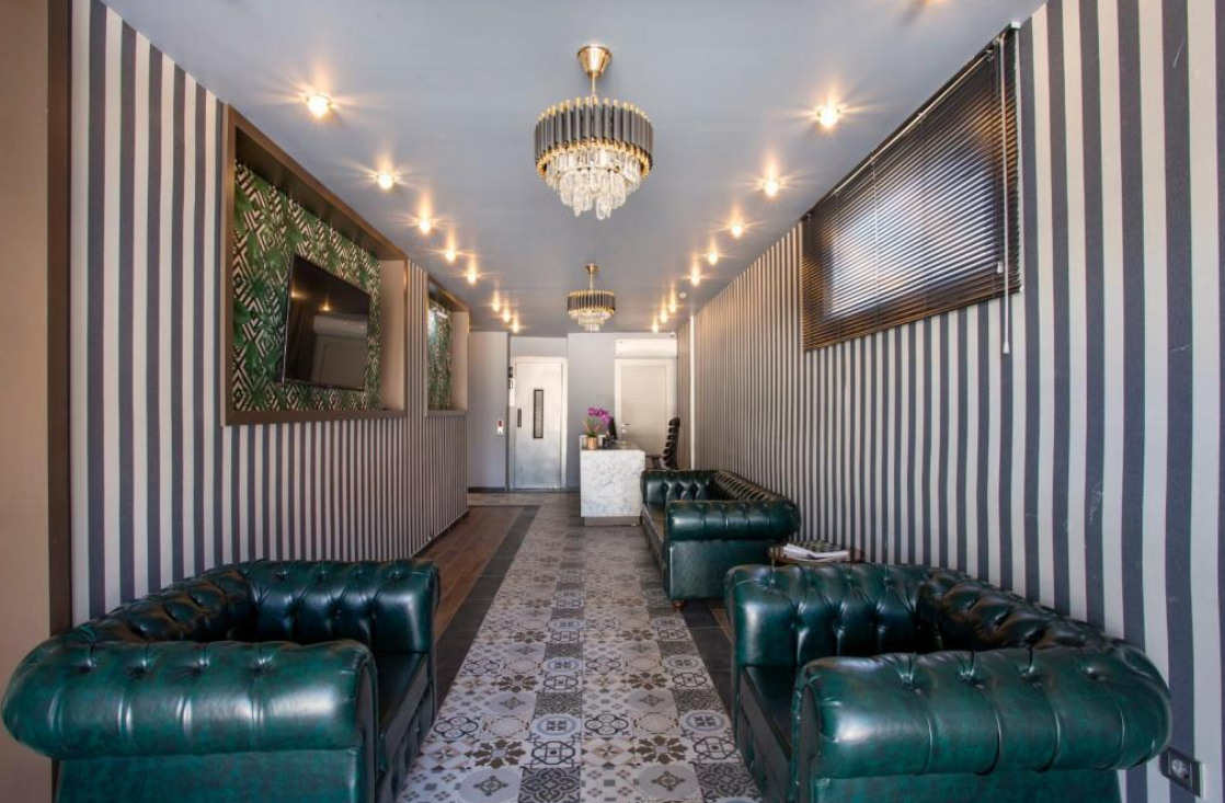 La Vie Suit Otel