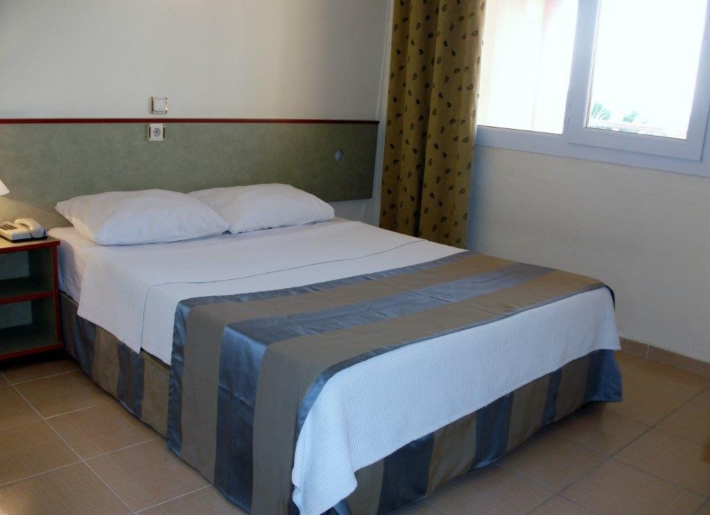 Holiday Hotel