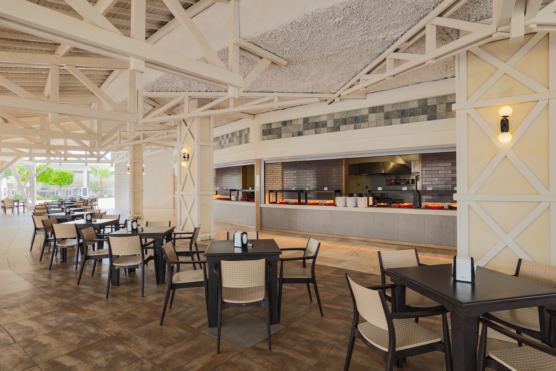 Crystal Admiral Resort Suites & Spa