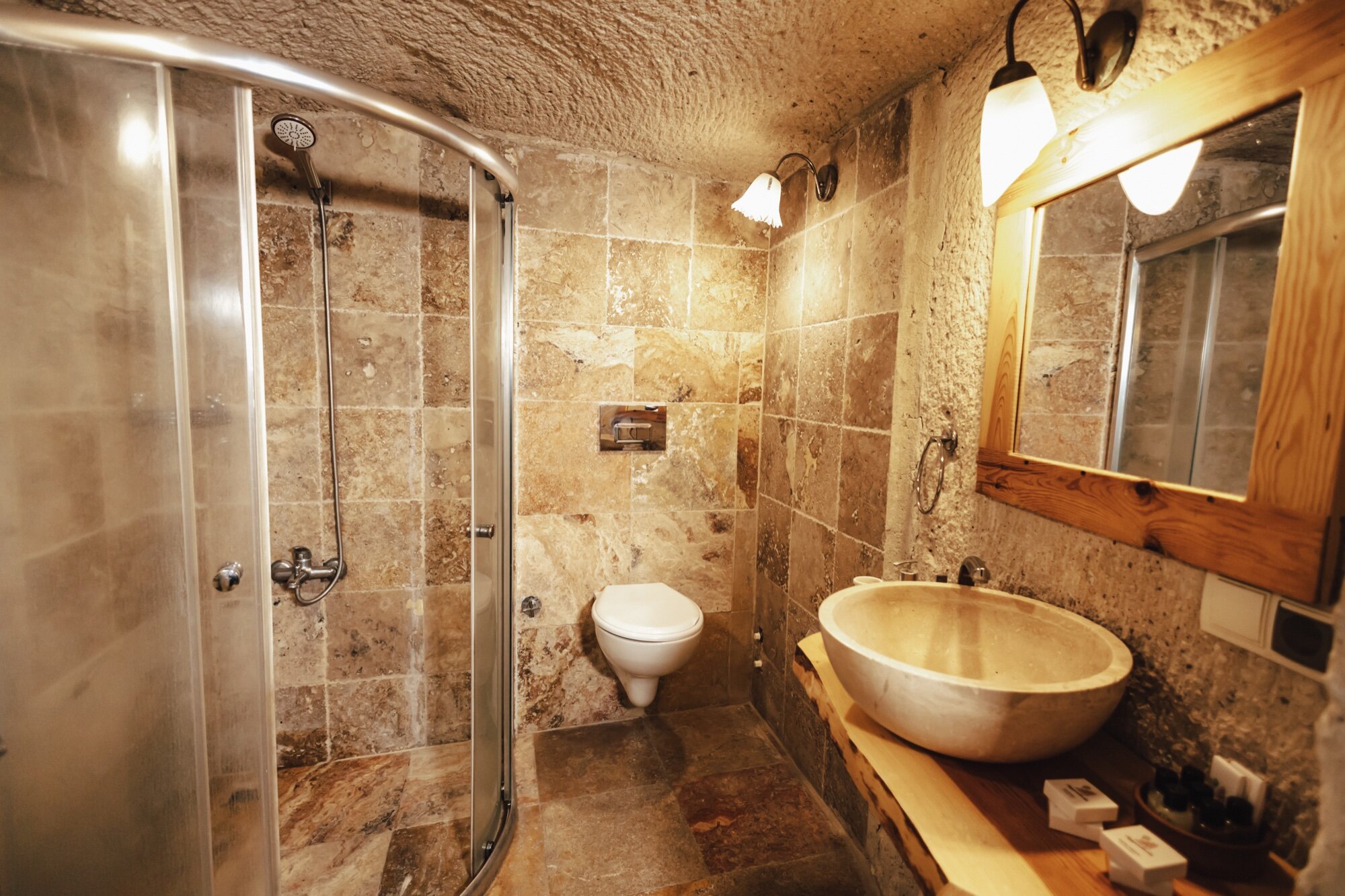 Honeymoon Jacuzzi Suite, Courtyard View