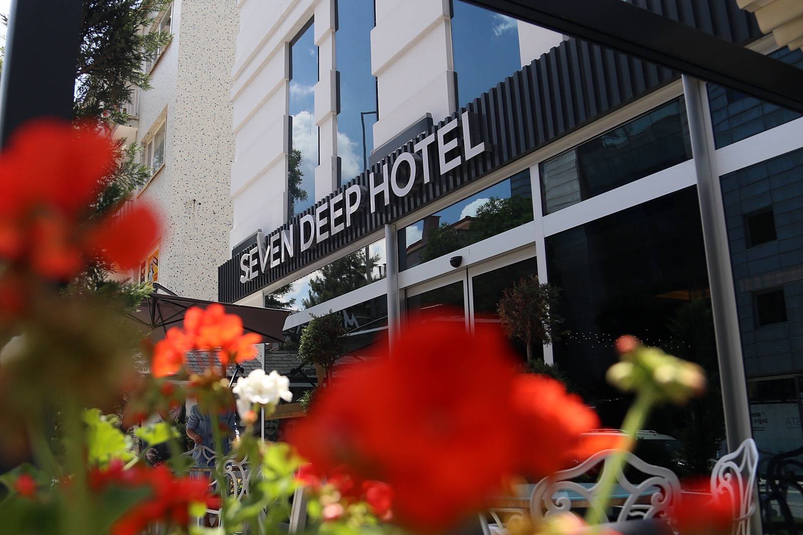 Seven Deep Hotel