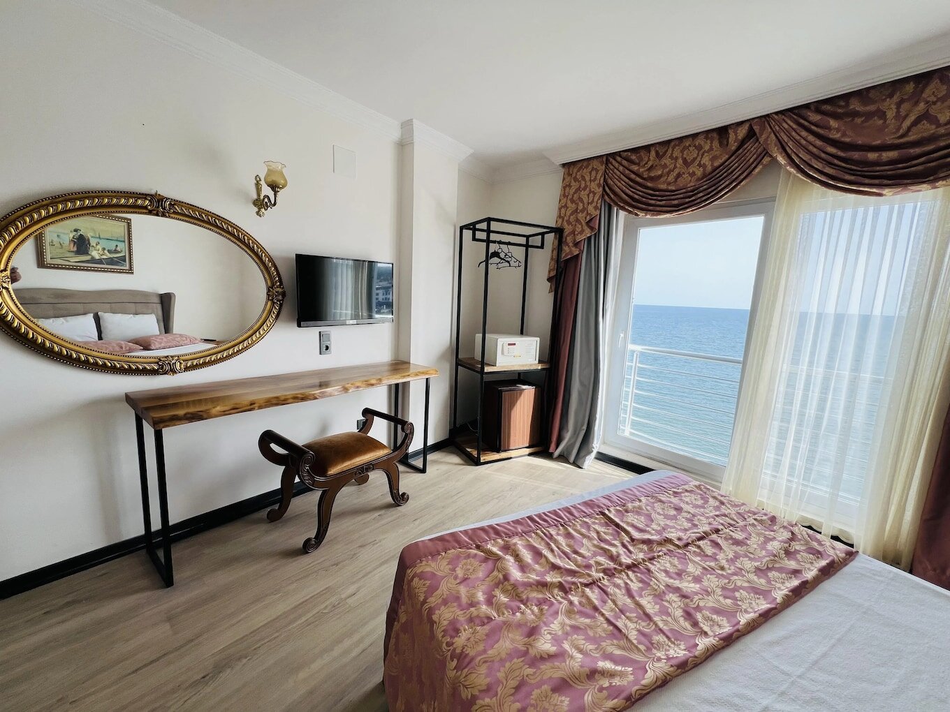 Tepe Beach Club Hotel · 6