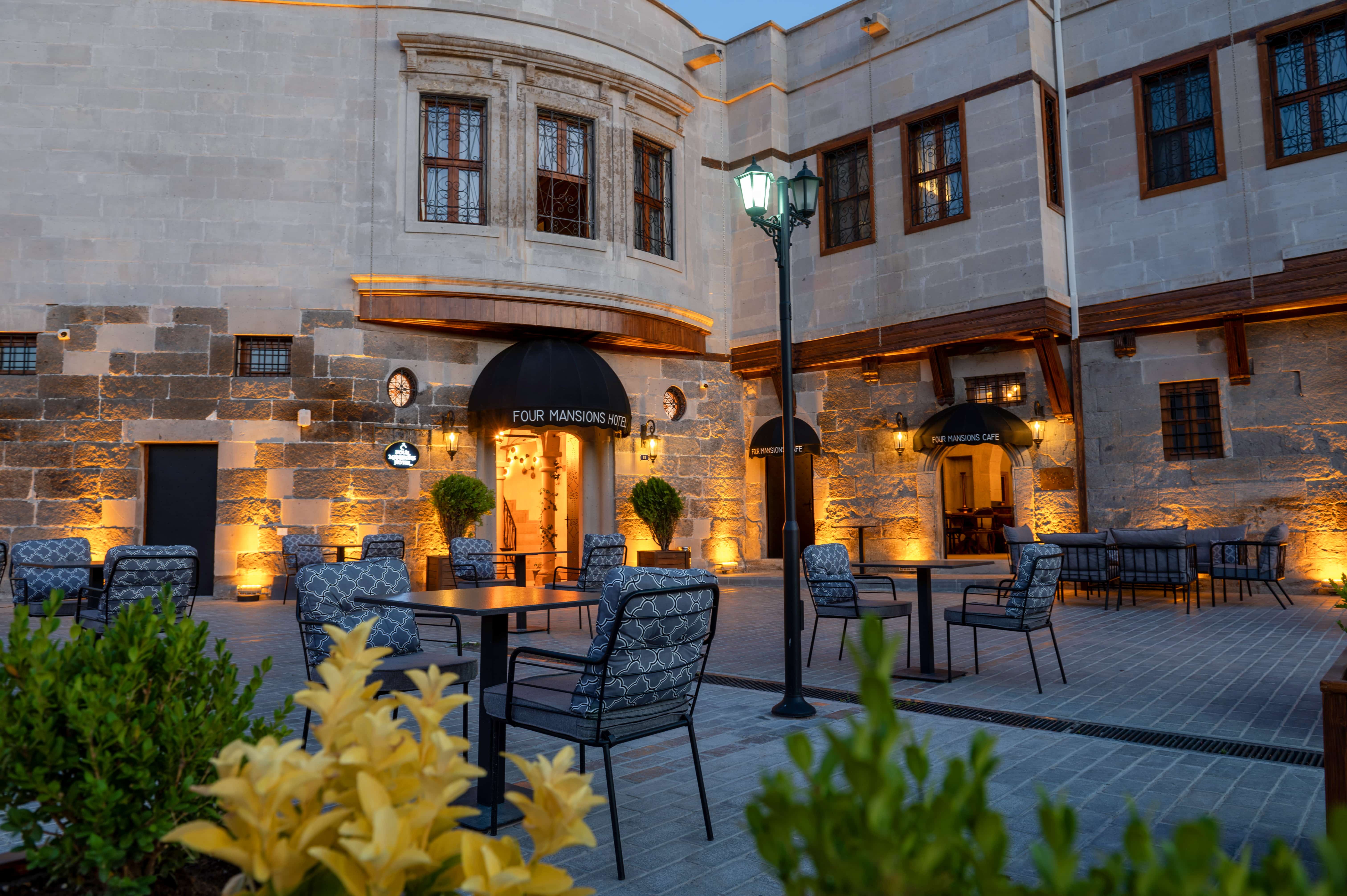 Four Mansions Hotel