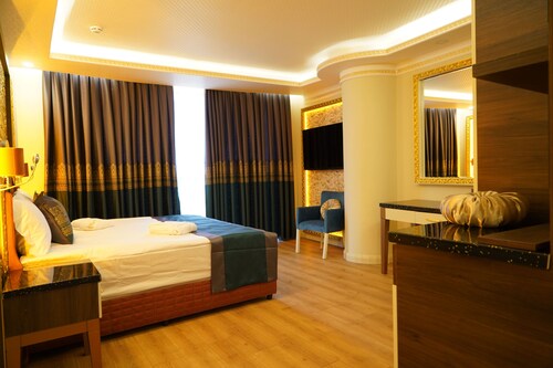 Deluxe Room (Without Balcony, Jacuzzi)