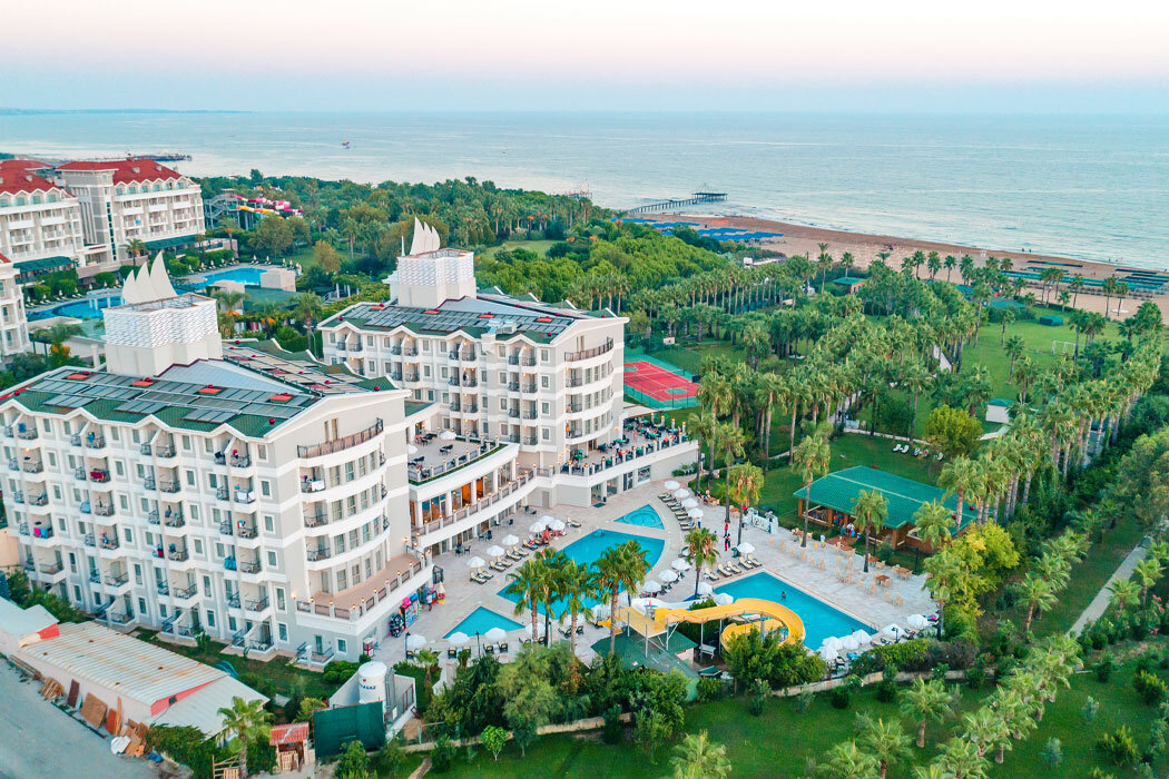 Royal Atlantis Beach