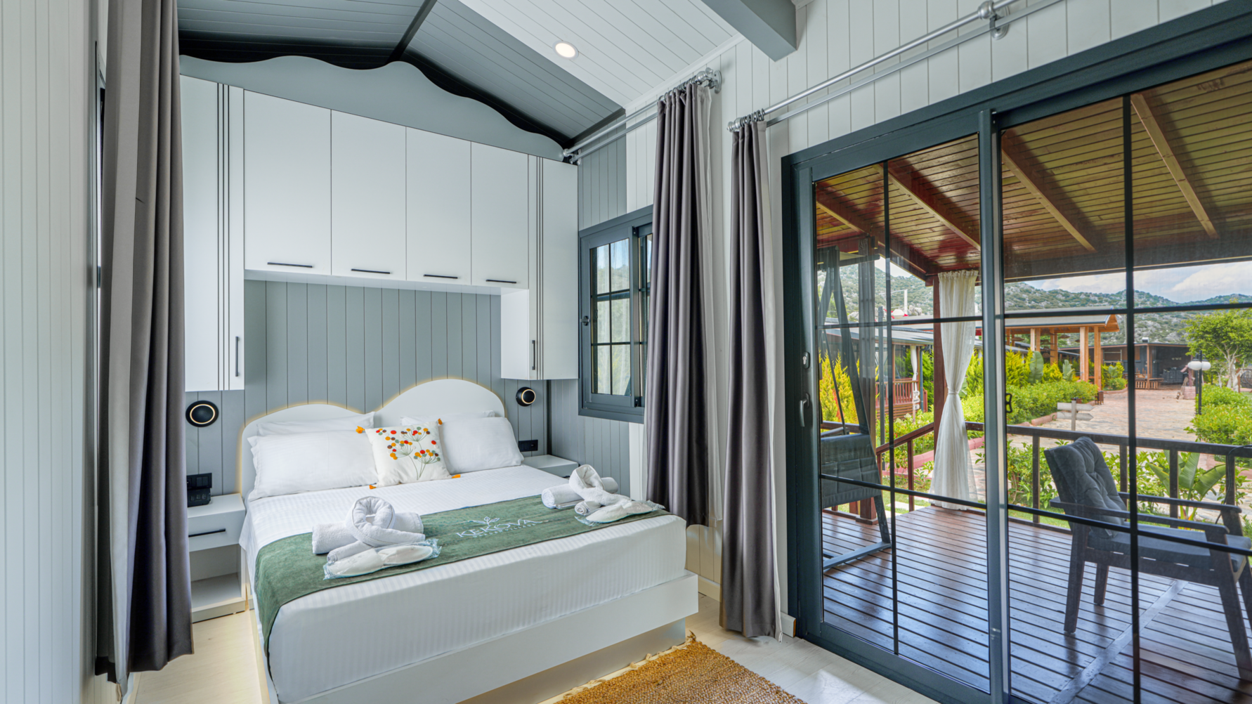 Double Garden Room