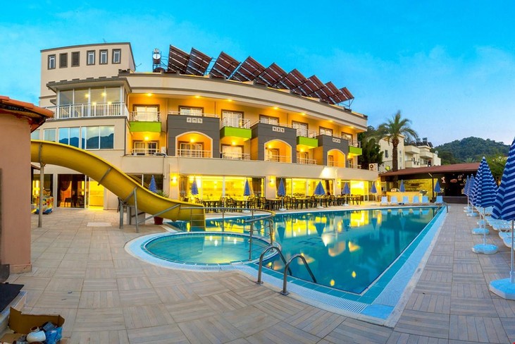Rich Melissa Hotel