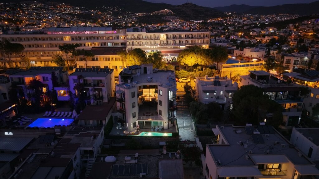 Deniz 61 Otel · 3