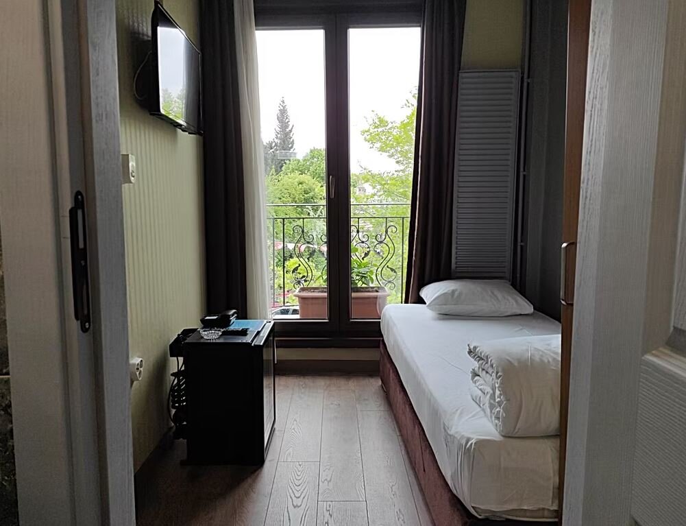 Economy Room