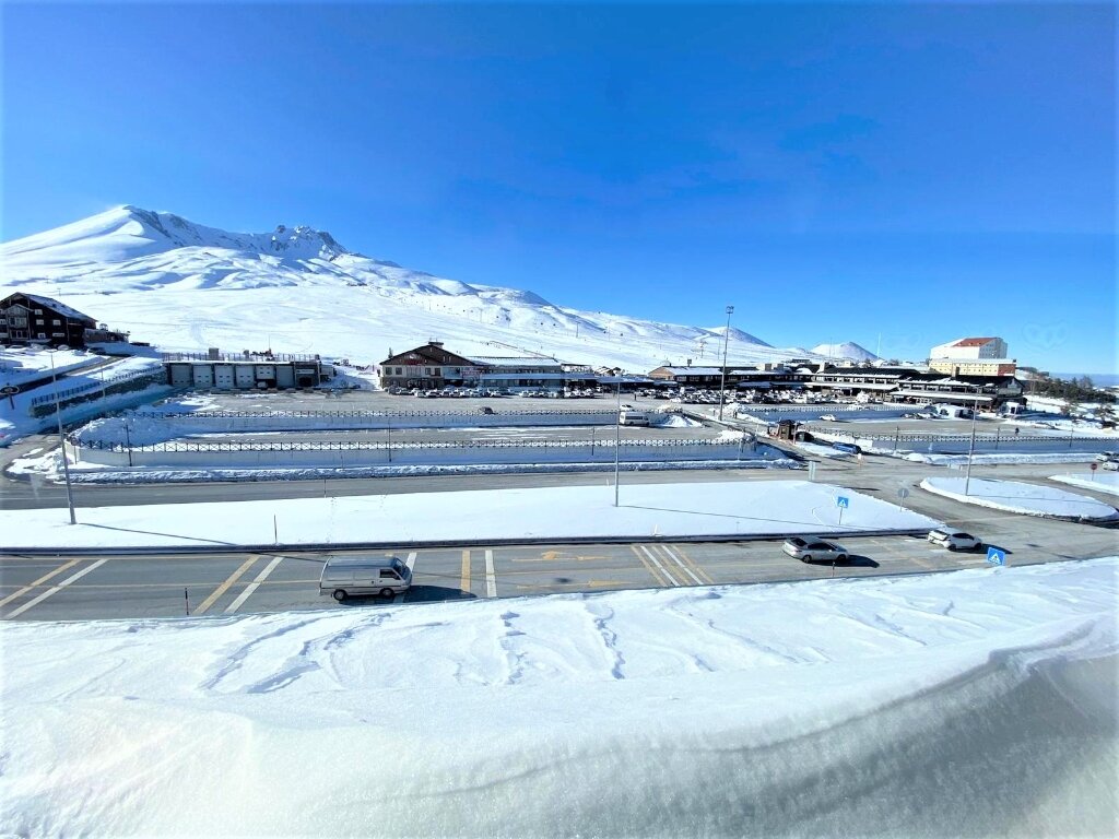 Zümrüt Palas Otel · 7