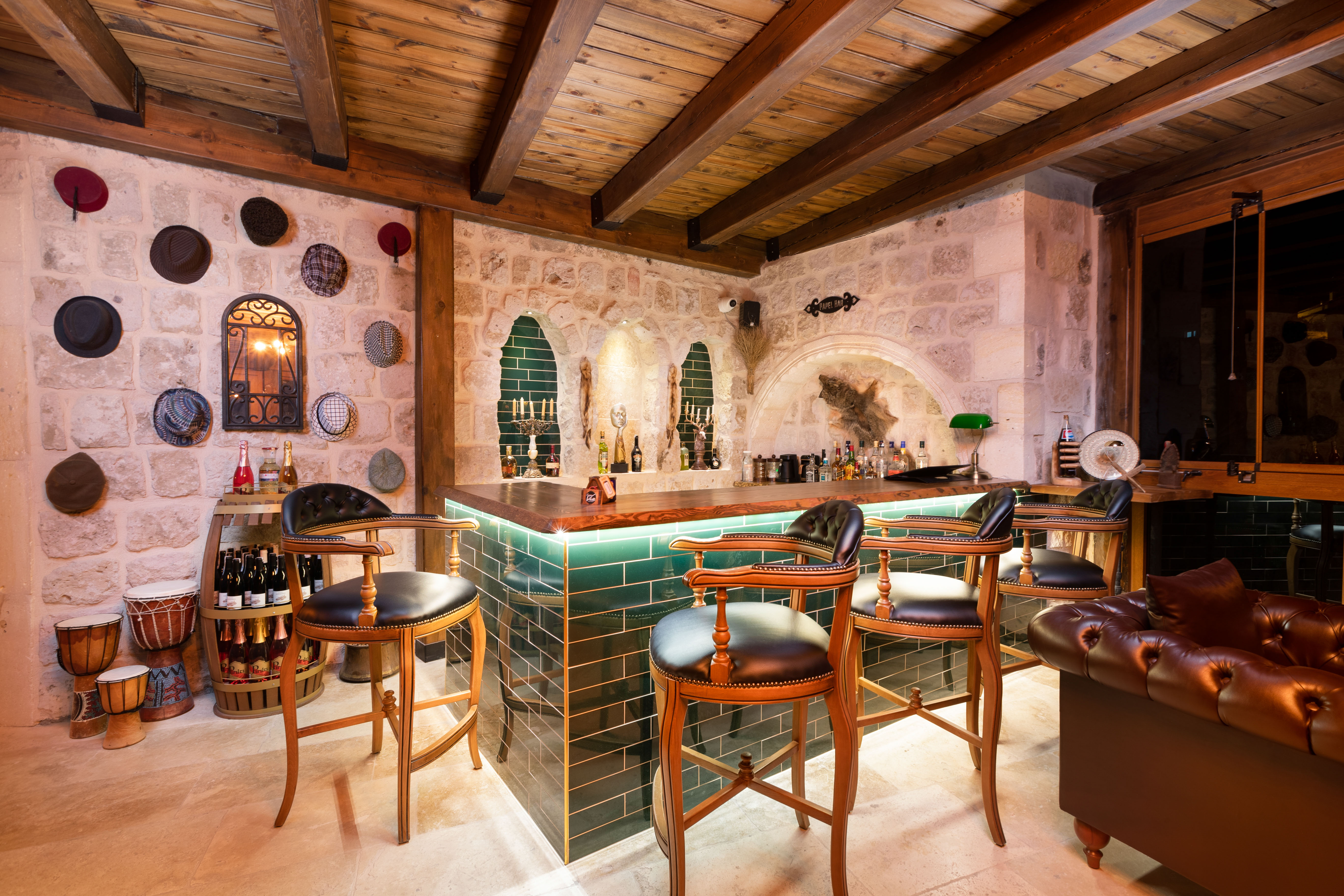 Cappa Via Cave Hotel