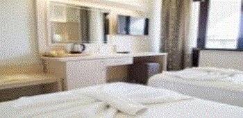 Özcan Beach Hotel
