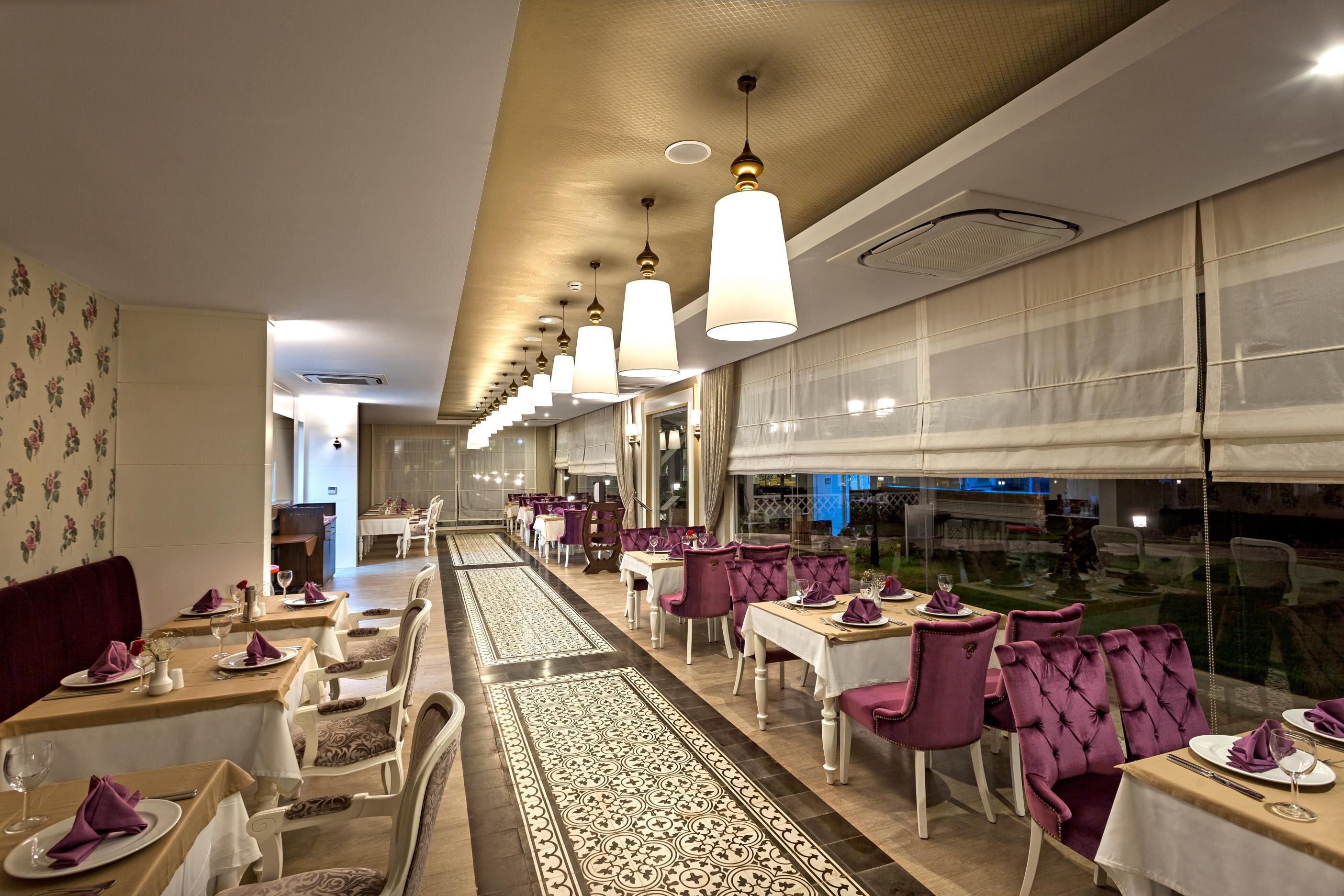 Karmir Resort & Spa