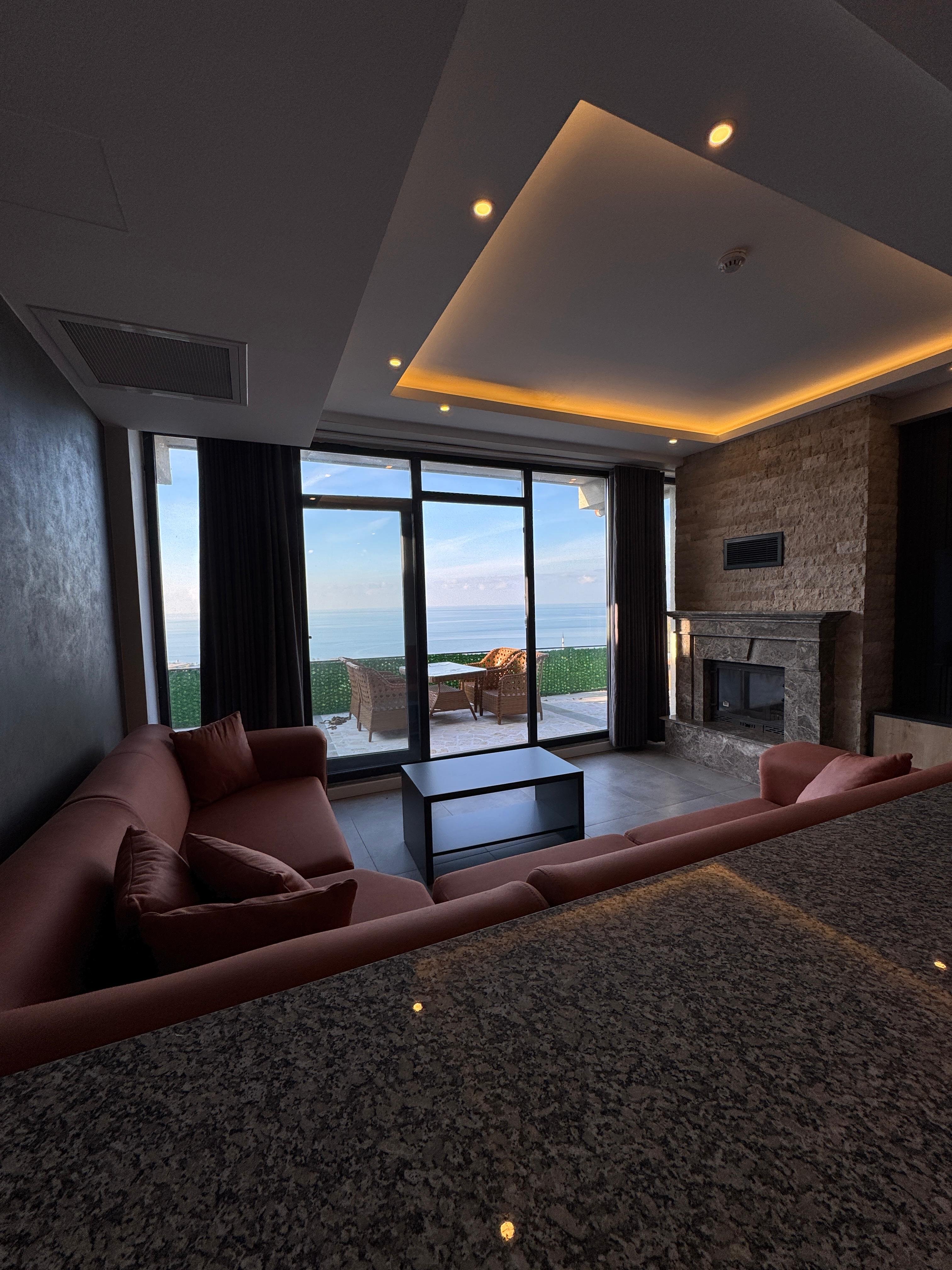 Deniz Manzaralı Jakuzili Şömineli Dubleks Villa