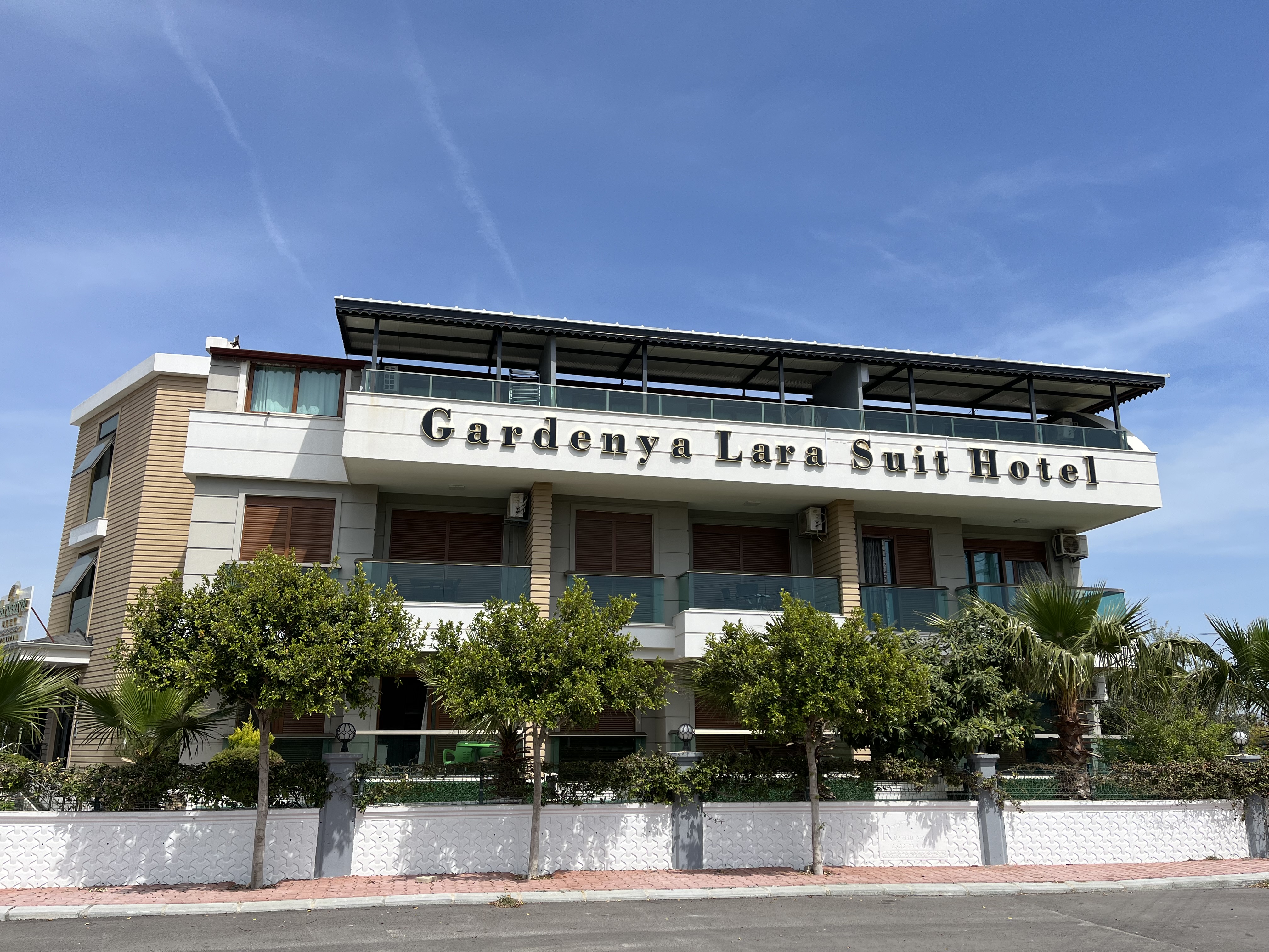 Gardenya Lara Suit Hotel