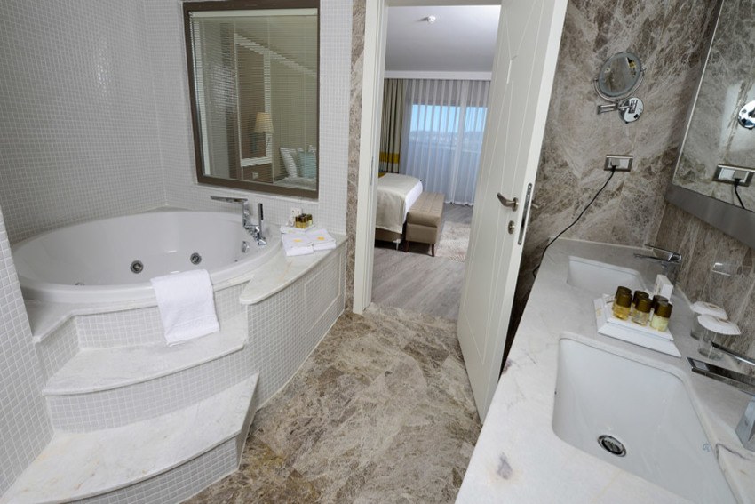Wome Deluxe Hotel