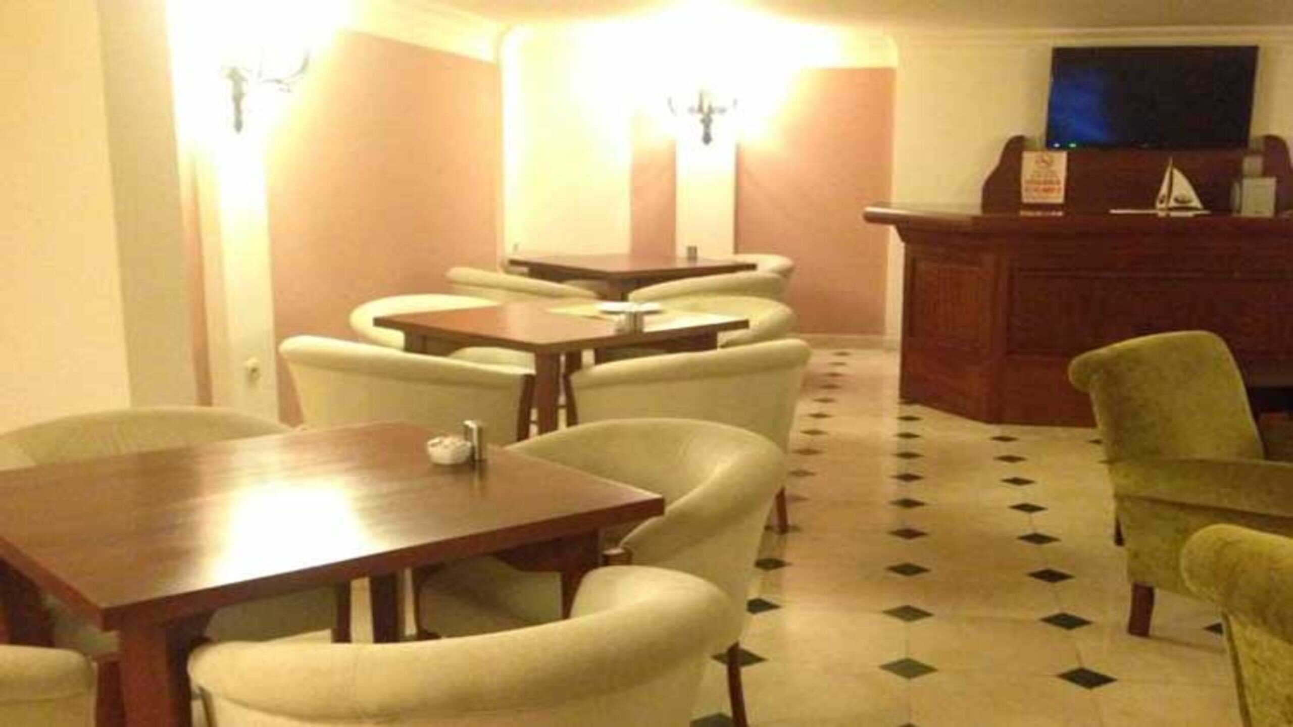Bay Nihat Lale Otel