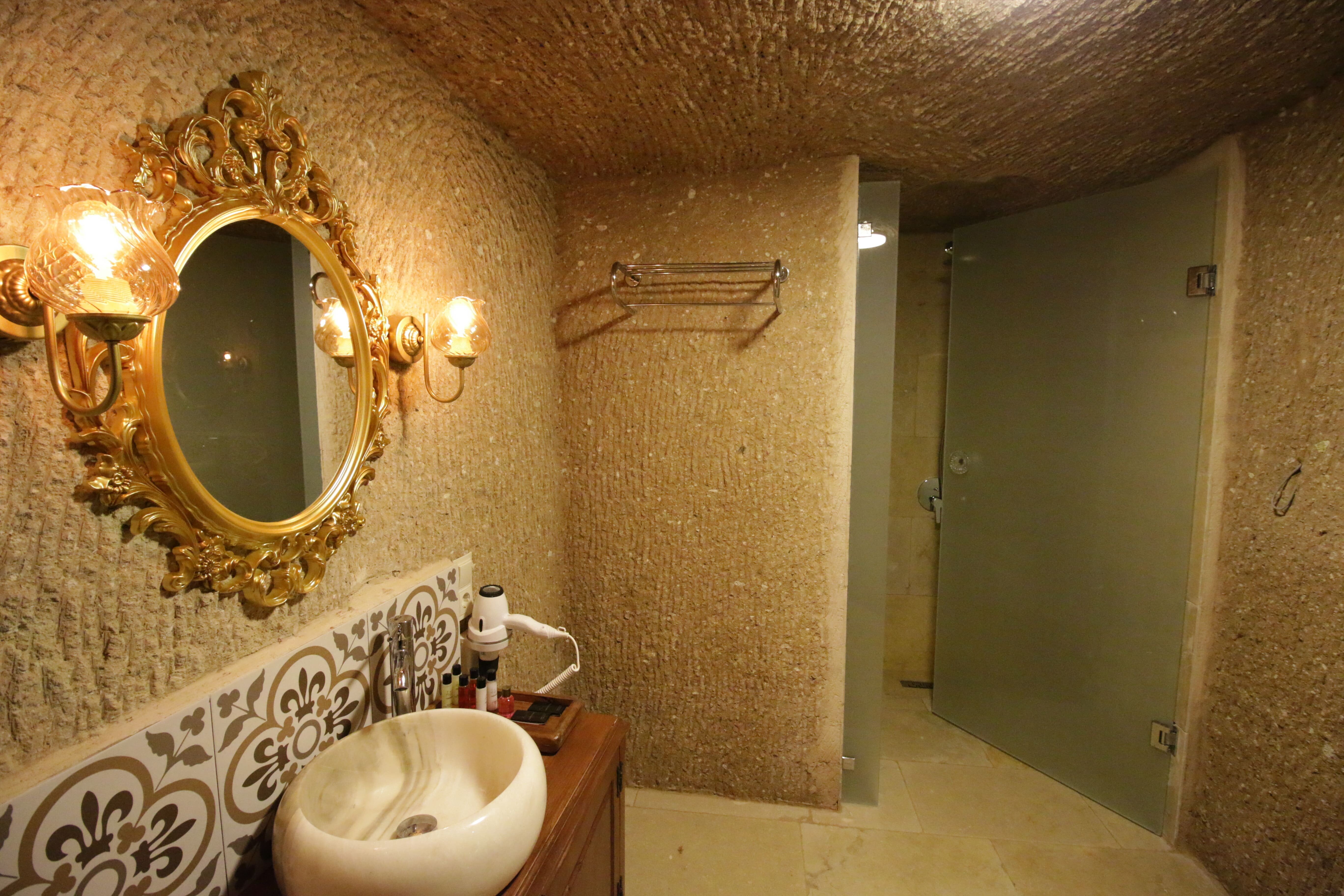 Premium Cave Suit Jakuzili Oda