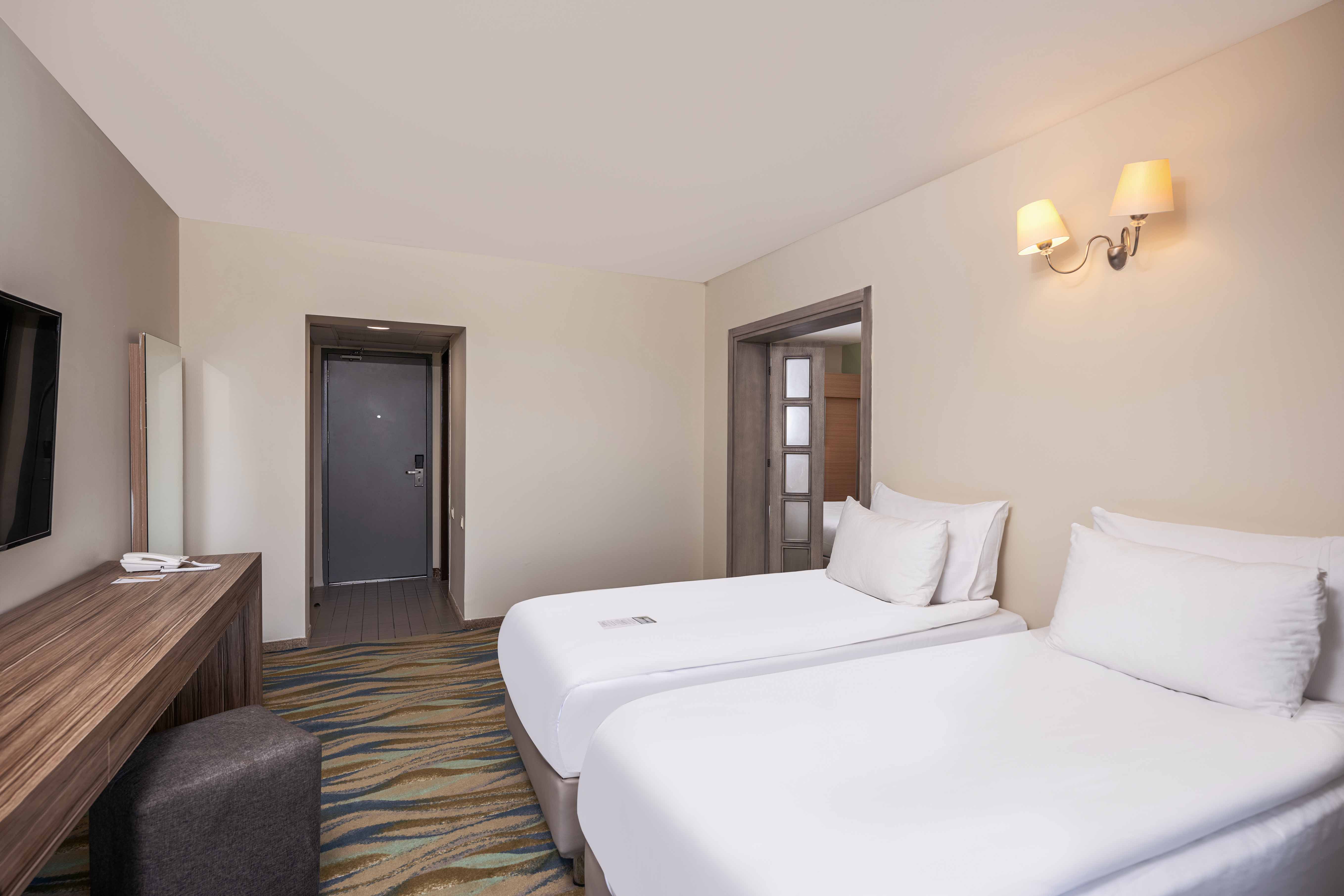 Megasaray Resort Side (ex. Aska Side Grand Prestige Hotel) Junior Aile Odası 