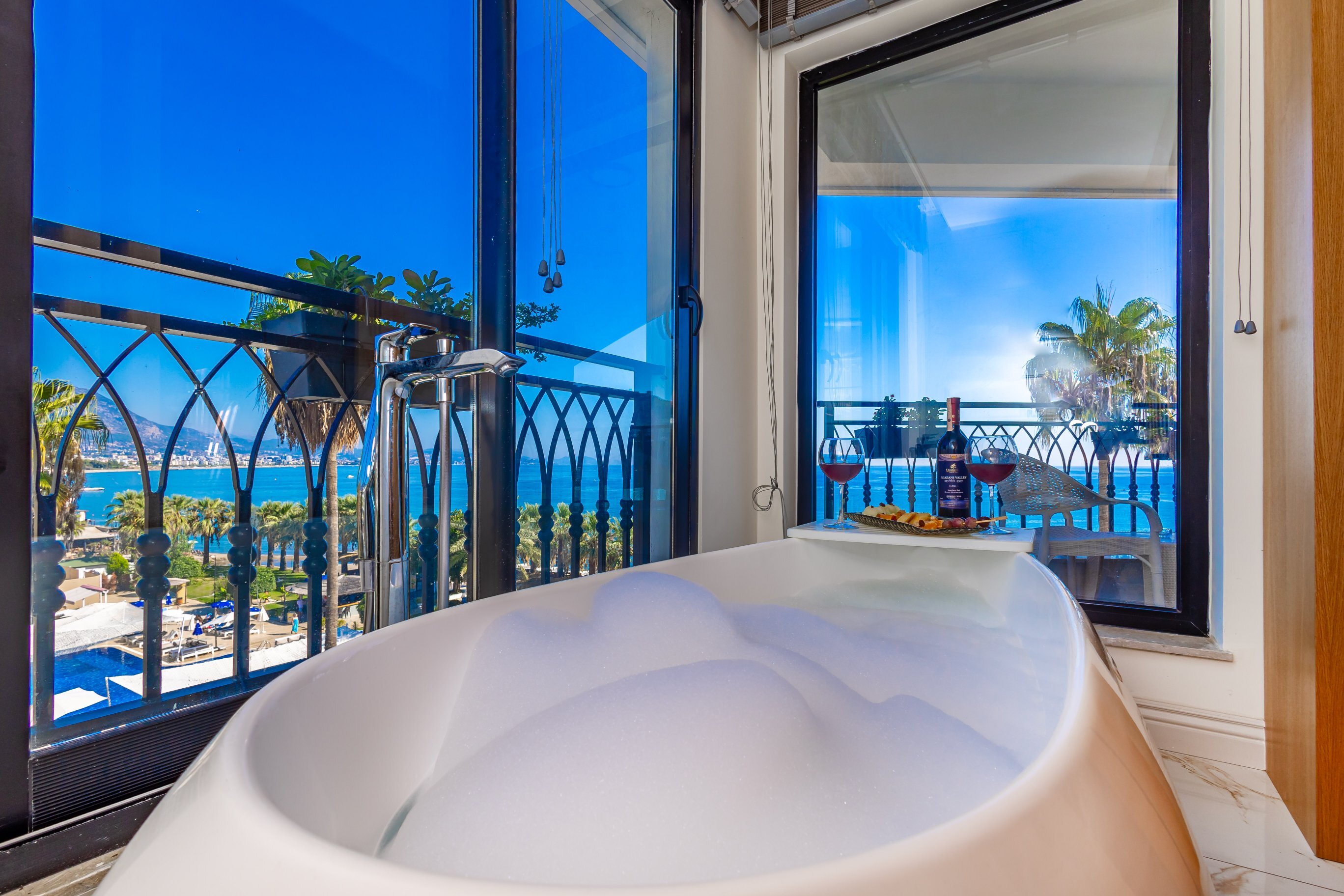 Premium Honeymoon Room