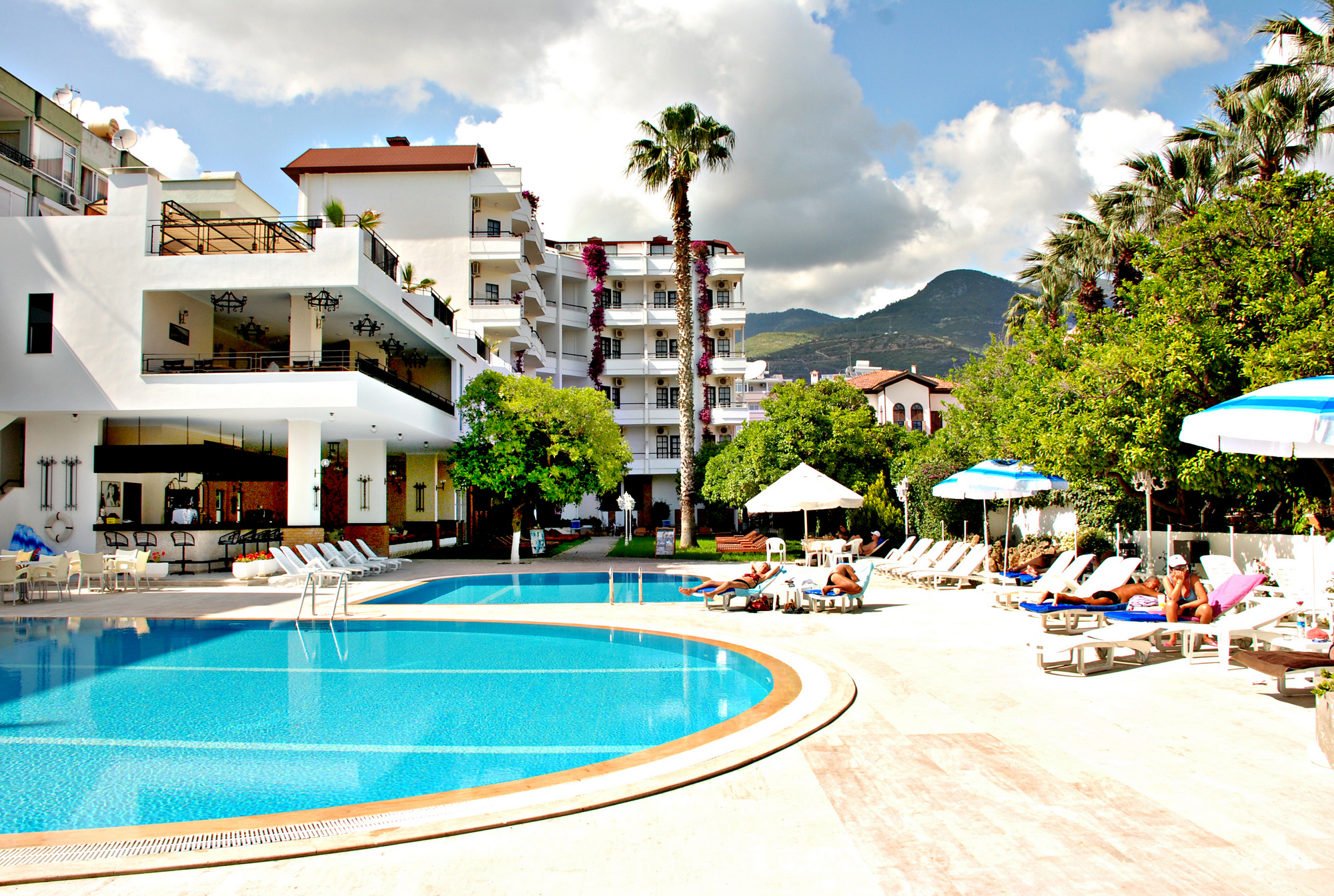 Boulevard Hotel