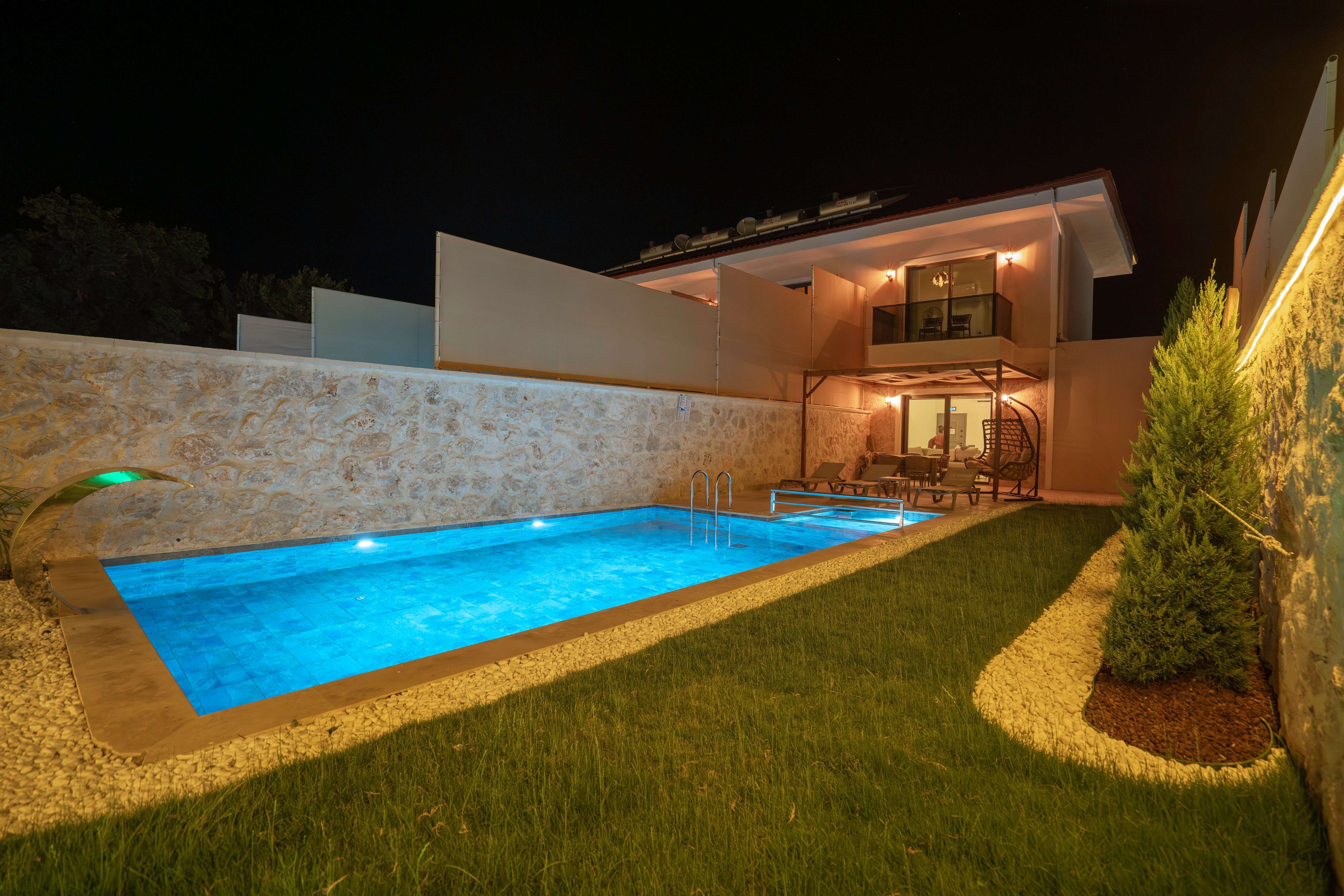 Havuzlu Villa  3